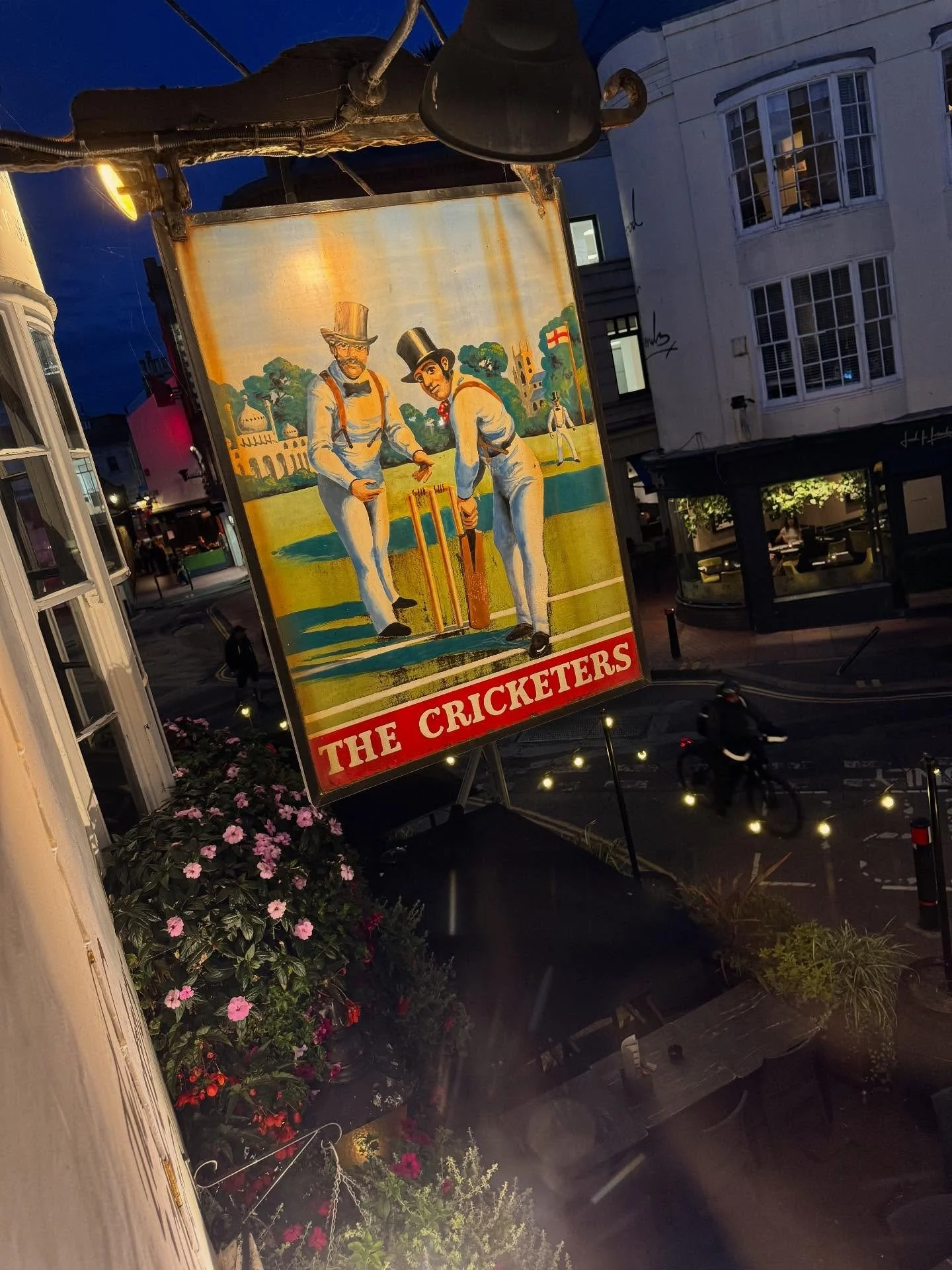 The nights are getting colder, and the days are getting shorter, but that just means our famous pub shines even brighter in the evenings! 
Come and chase those Monday chills away over a pint of real ale or wine, which, incidentally, are in the happy 