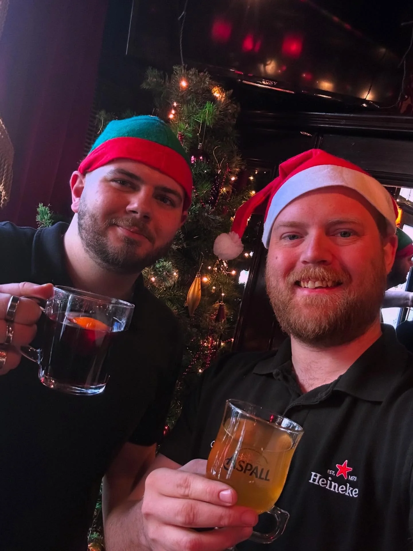 🎄 Mulled season is officially ON! 🎅🔥

Rob &amp; George have cracked open the mulled drinks and that can only mean one thing&hellip;
Christmas at the pub has officially begun. 🍷🍏✨

Whether you&rsquo;re a mulled wine lover or a hot cider hero, com
