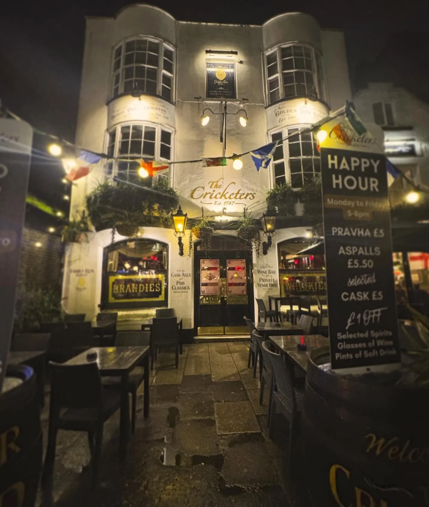 Dry January is OVER! Celebrate with us and @empirebrighton, rocking out from 10:30 till late!
.
.
.
#brightonpubs #brighton #brightonlivemusic #livemusic #pub