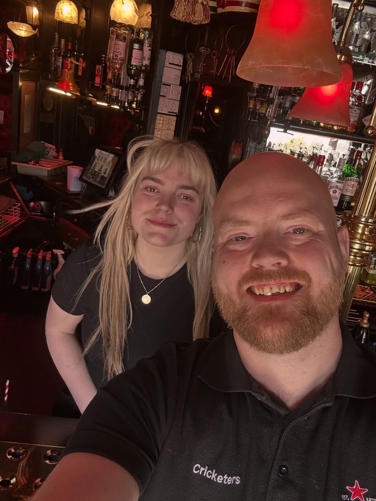 Today&rsquo;s team is here and ready to go 😎 Come and say hello on your way to the beach 🏖️ 

#wednesday #snookerworldchampionship #brighton #pub #sunny