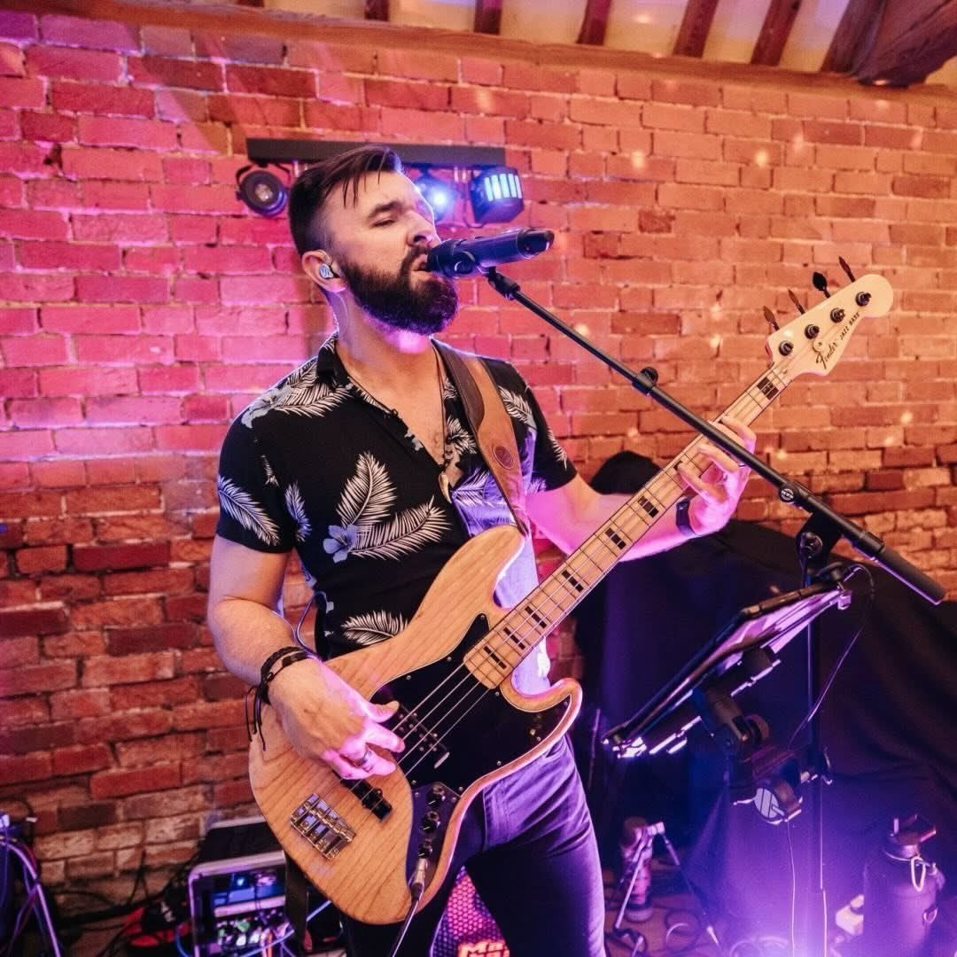 🎶Live music tonight at the Cricketers!🎶

Sam Brown is bring the mid week entertainment from 8:15pm till late 🎸🎤
Plus our happy hour kicks off from 5 till 8 offering something from everyone 🍺🍷

#brighton #pubs #tuesday #livemusic #acoustic