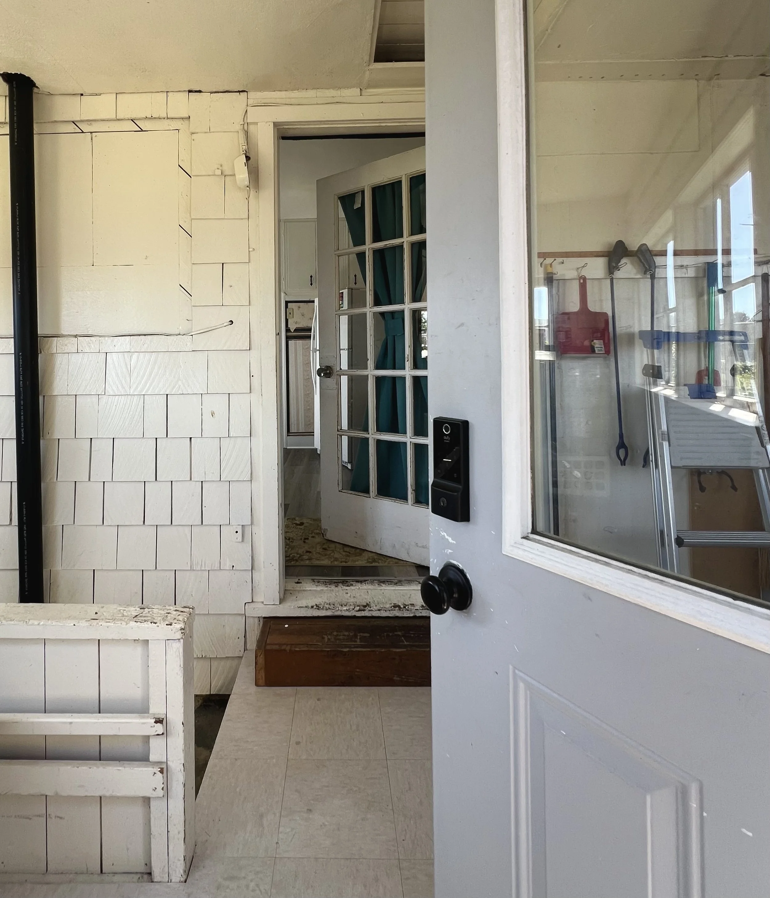 Entry from outside via mudroom