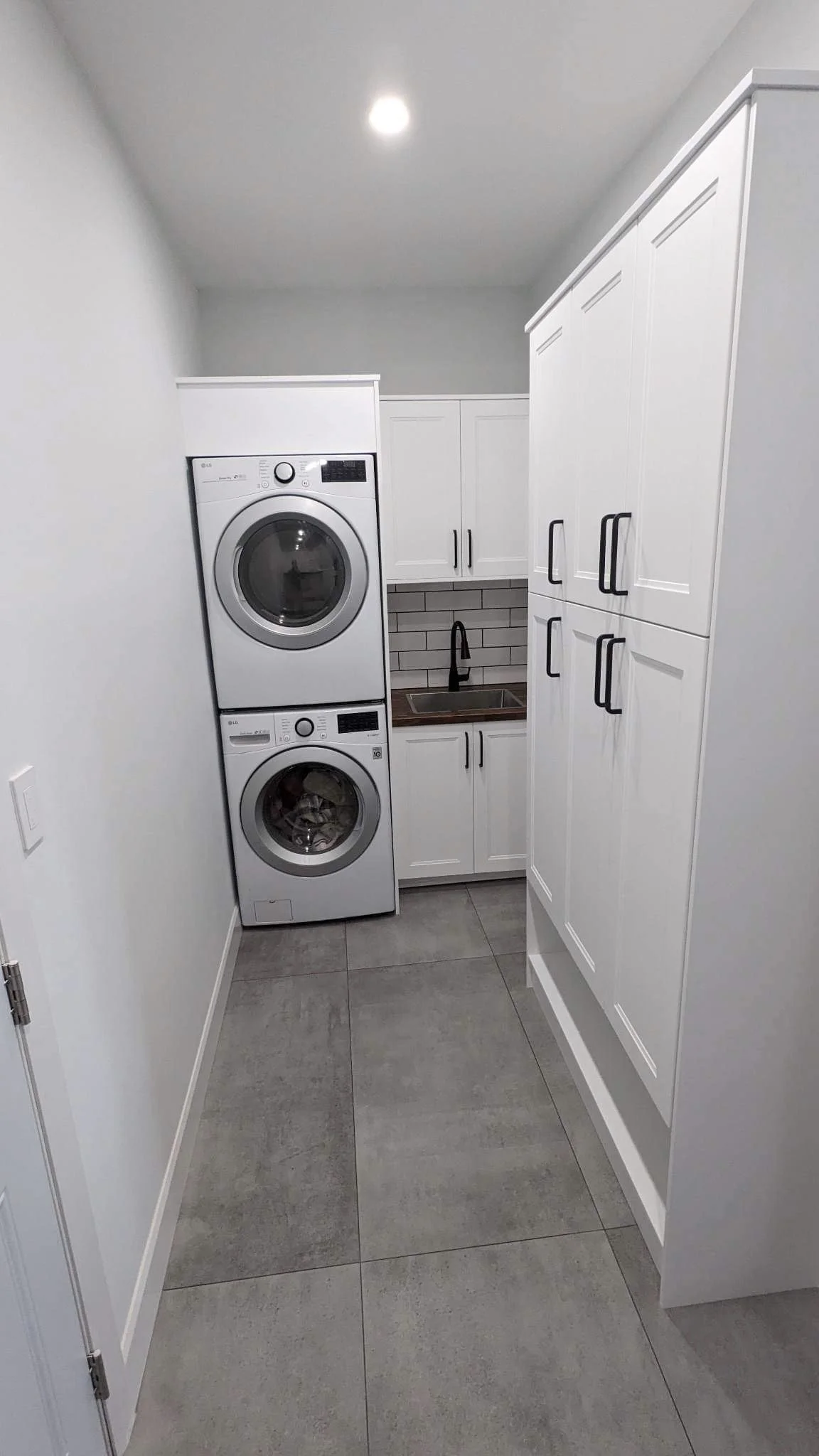 Custom Built-in Mudroom & Full Laundry Room Update