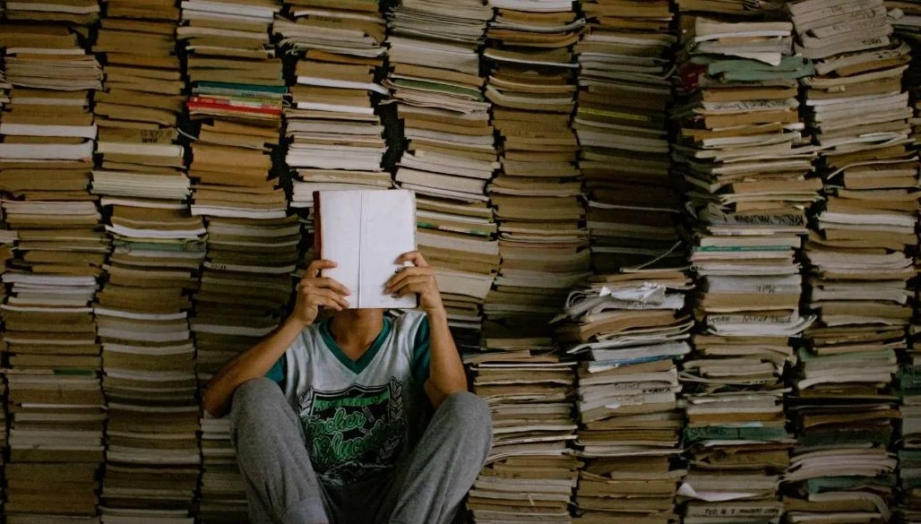 Visual representation of the 'Sea of Sameness' in professional branding, highlighting the importance of differentiation in a crowded digital market.