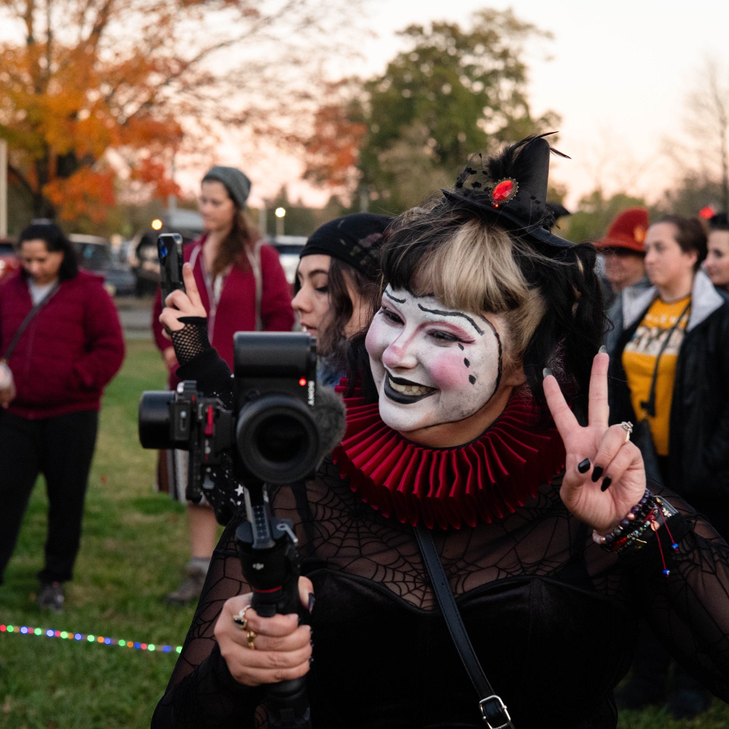 Whilst perusing the gallery archives for this week's @lunarfaire Dark Carnival, I found all the times @mattiecammedia caught me in the content mines at last year's Faire. 

🤡

Can't wait to serve clown again on Friday!