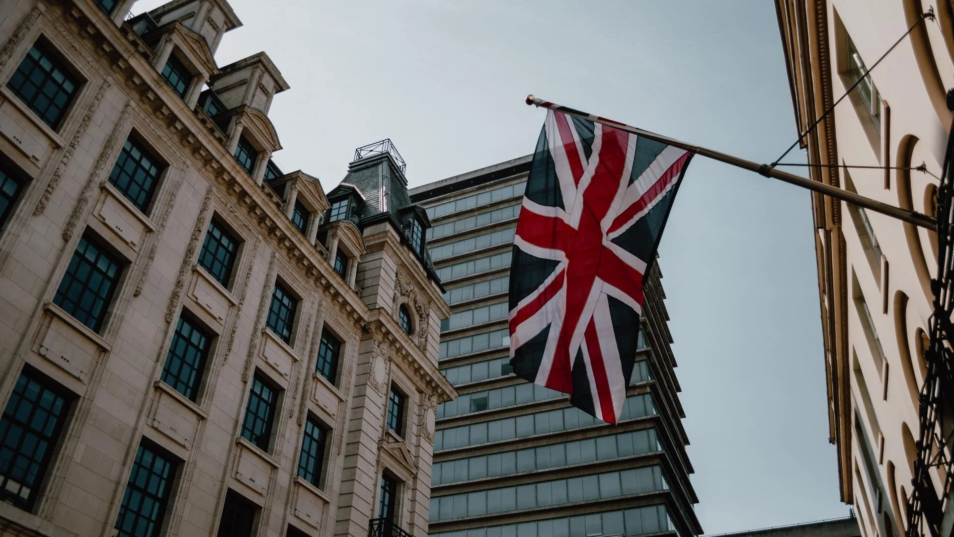 4 reasons to track your reputation with MPs before an election