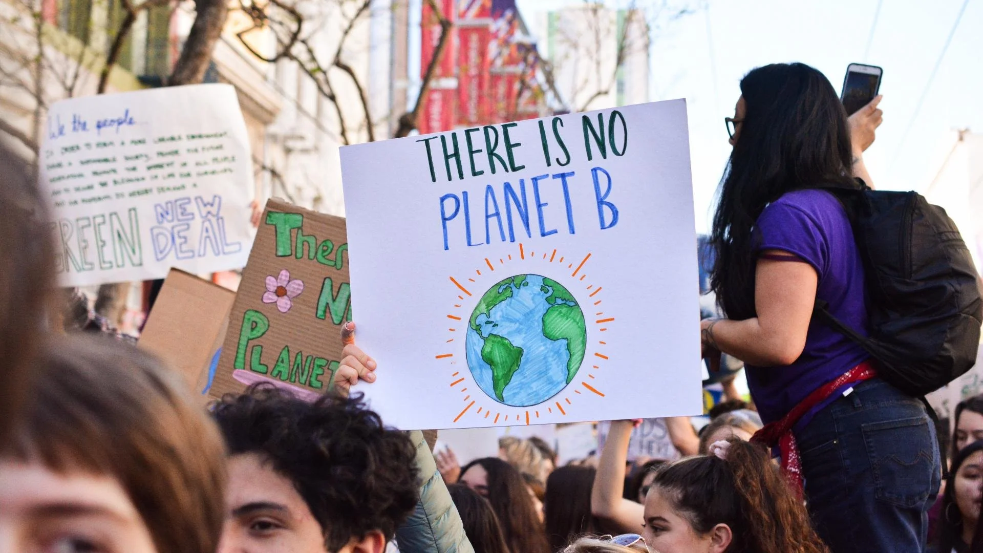 Is there a gender gap when it comes to emotional responses to environmental issues and engagement with environmental charities?