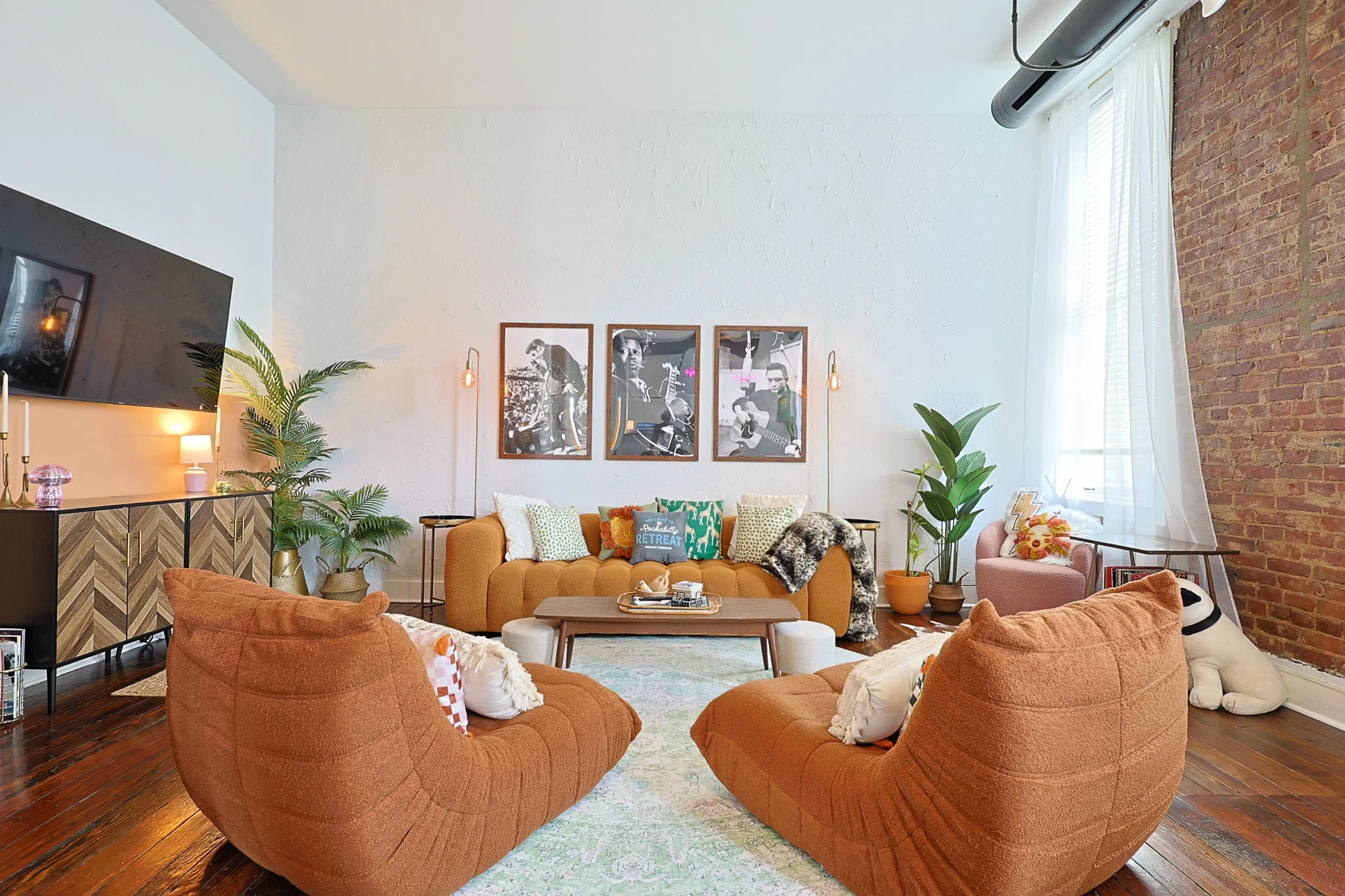 The Rockabilly Retreat - Airbnb VRBO - Memphis, TN