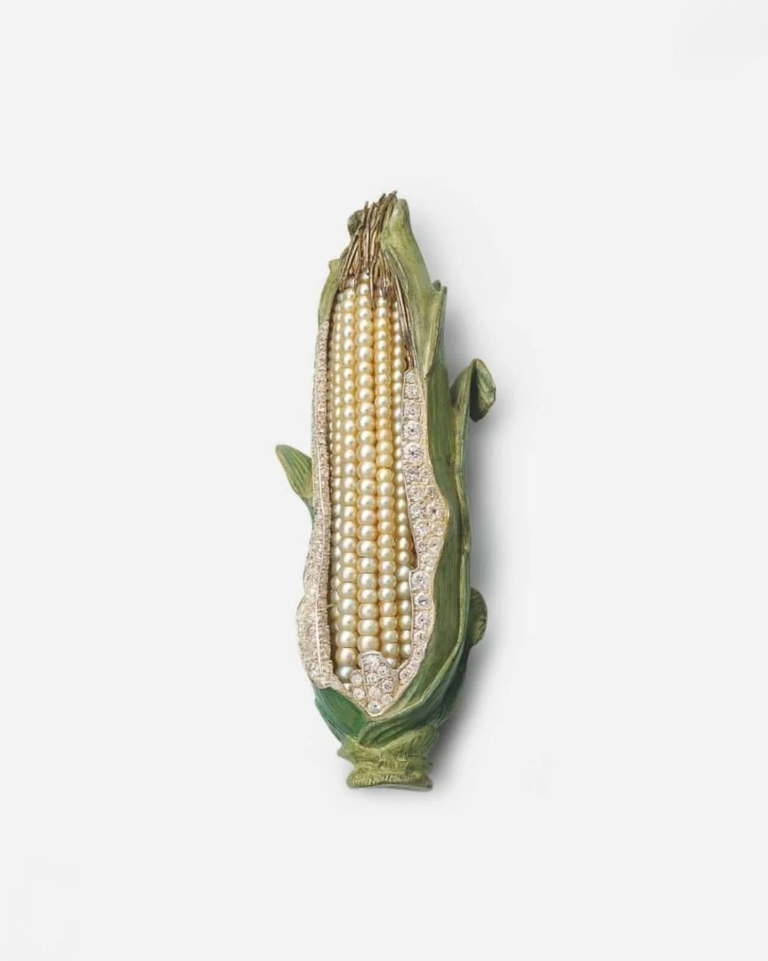 These incredible harvest-inspired jewels stopped us in our tracks today 🍃✨

Created by German jewellery house Hemmerle, each brooch is a masterclass in craftsmanship and imagination.

From pearl &ldquo;kernels&rdquo; in the corn cob, to carrots set 