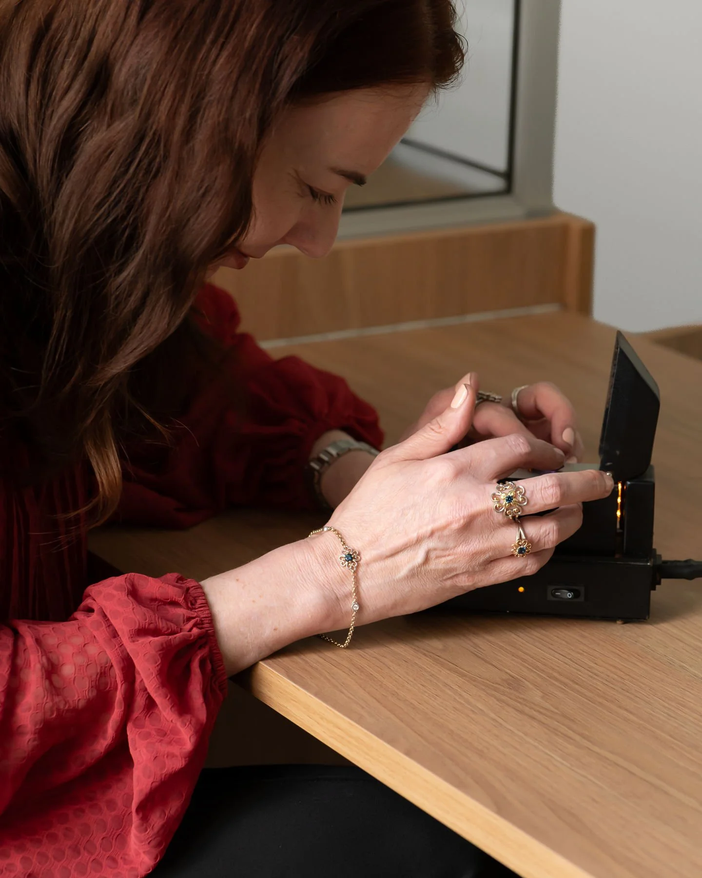 Gemmologist's Equipment - The Refractometer 

A refractometer measures a gemstone&rsquo;s refractive index &mdash; a key optical property that helps identify stone type. 

By placing a drop of contact fluid and touching the gem&rsquo;s surface, the i