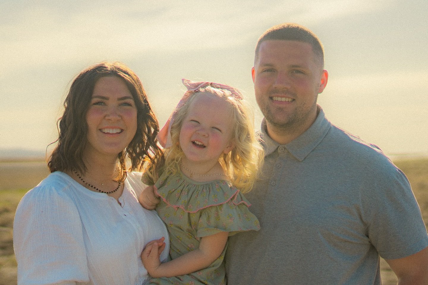 The sunshine is finally here, and with it comes the perfect season to capture your warm and endless love. Let&rsquo;s bottle up the golden light and your beautiful connection because these are the memories that last forever.

#family #love #photograp