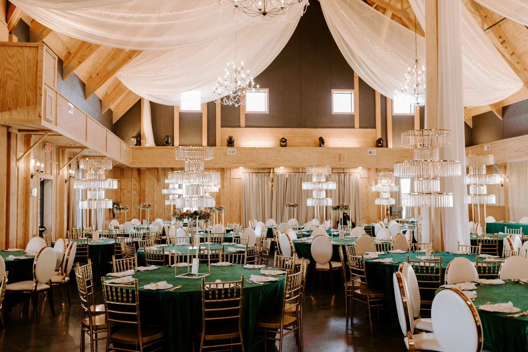 
Wedding venues in Isanti MN under 100 guests, 2027 wedding venue availability, MN,15-hour wedding venue rental MN, Rustic luxury wedding venue Minnesota, Isanti MN wedding venue , Wedding venues near Cambridge MN ,Barn wedding venue Minnesota, Rusti