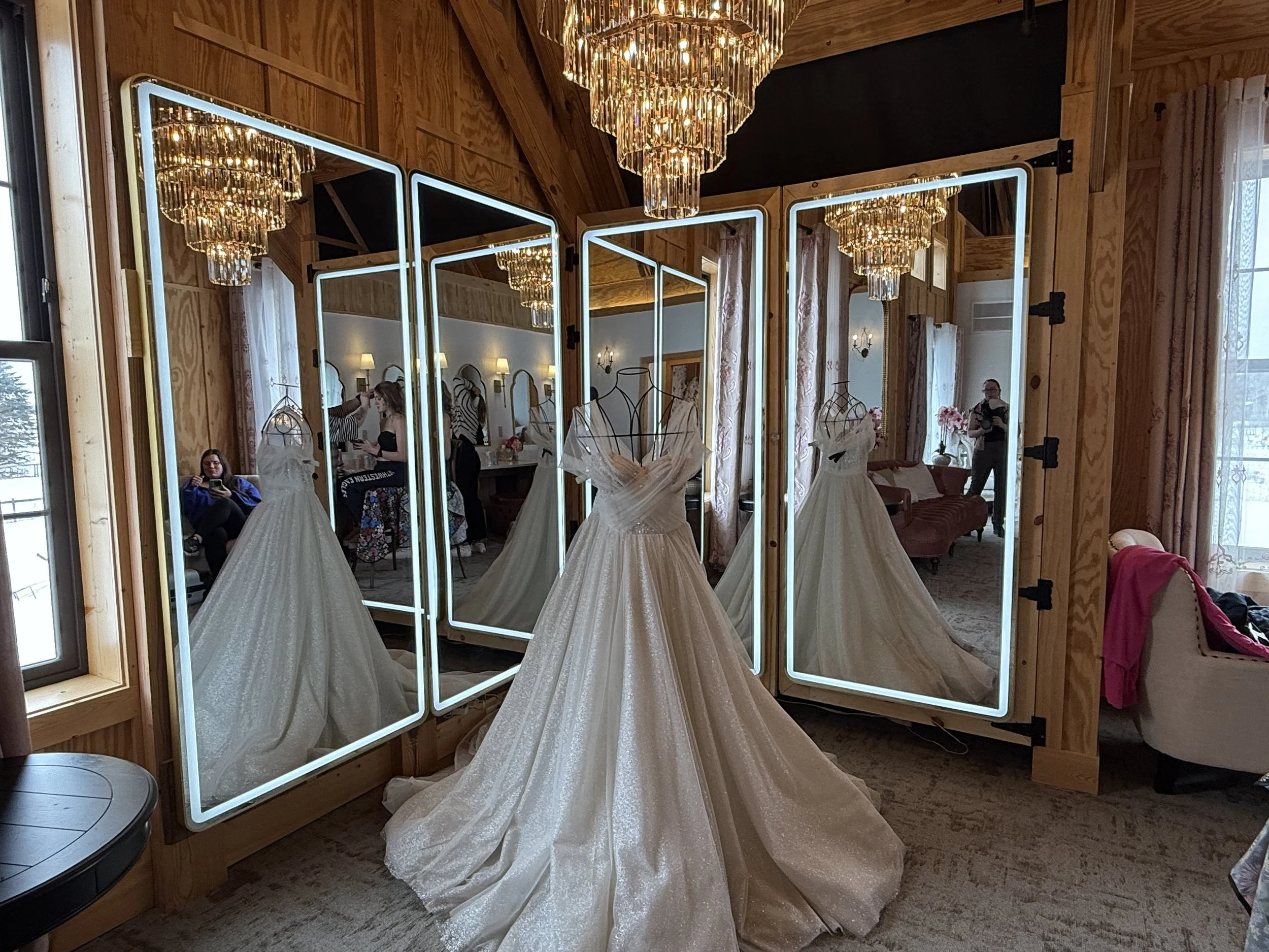
Wedding venues in Isanti MN under 100 guests, 2027 wedding venue availability, MN,15-hour wedding venue rental MN, Rustic luxury wedding venue Minnesota, Isanti MN wedding venue , Wedding venues near Cambridge MN ,Barn wedding venue Minnesota, Rusti