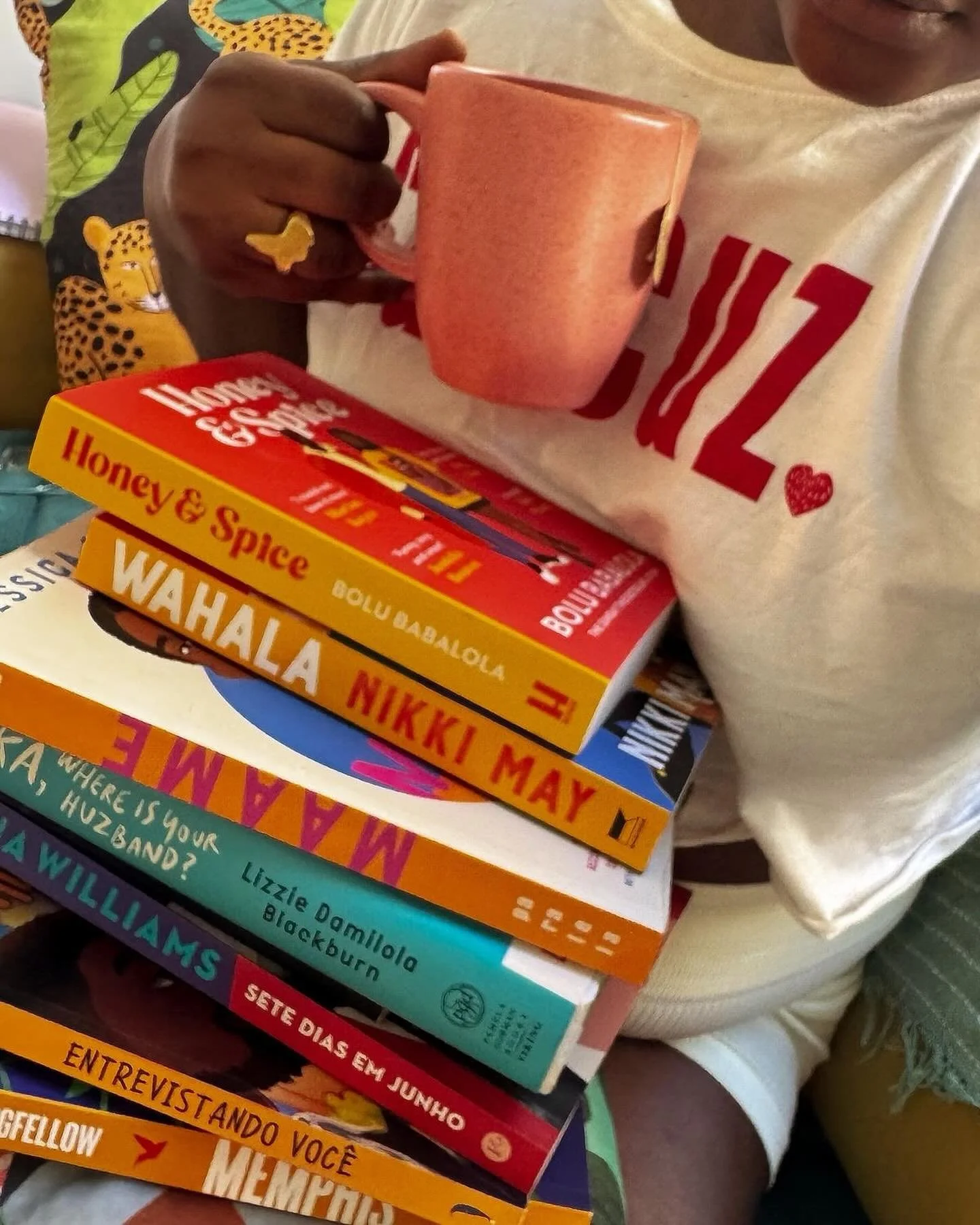 I can&rsquo;t tell what&rsquo;s going on forever&mdash;this week or my TBR pile 📚 Either way, don&rsquo;t forget this month&rsquo;s read: God Don&rsquo;t Like Ugly by Mary Monroe💐

#FictionandFlorals #PetalandPages #Bookstagram #BookLovers  #BookOf