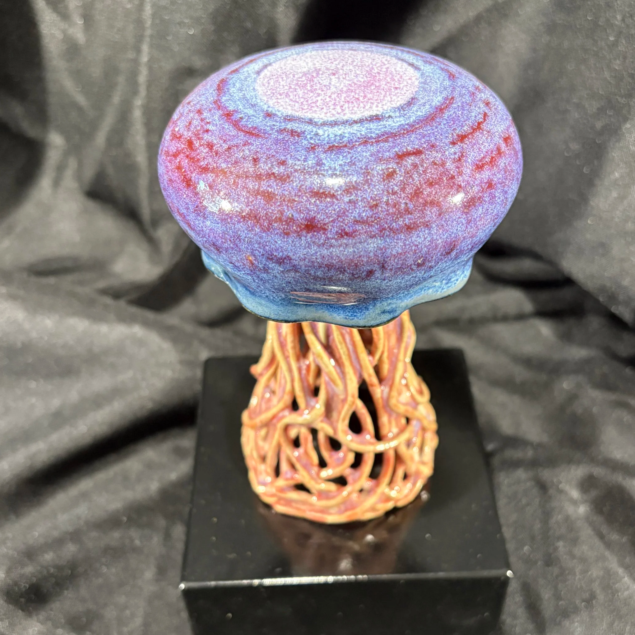 Hanging or free-standing jellyfish sculpture