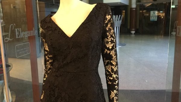 Full Lace Dress V-NECK3.jpeg