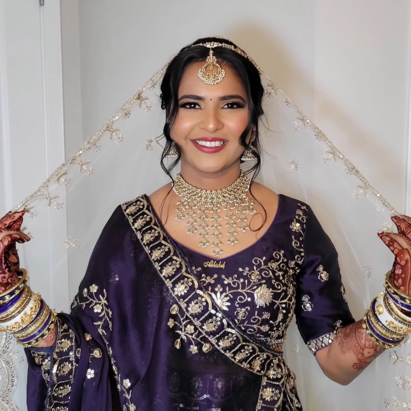 V I S H A ⚘️

Transformed the lovely Visha into a stunning Bollywood bride for her big day! 🌟✨ From her radiant makeup to her flawless hair, every detail was crafted to perfection. Feeling honored to be part of this magical moment! 💍❤️

#yycmua #yy