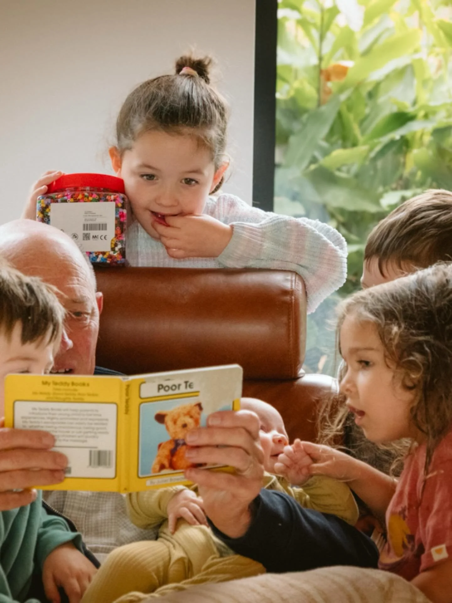 I don&rsquo;t want to tell you how to live your life (haha jokes, I always do), but you ought to gift the grandparents a sesh with their grandchildren.
⠀⠀⠀⠀⠀
I knooow you know it&rsquo;s one of the most special relationships going round. There&rsquo;