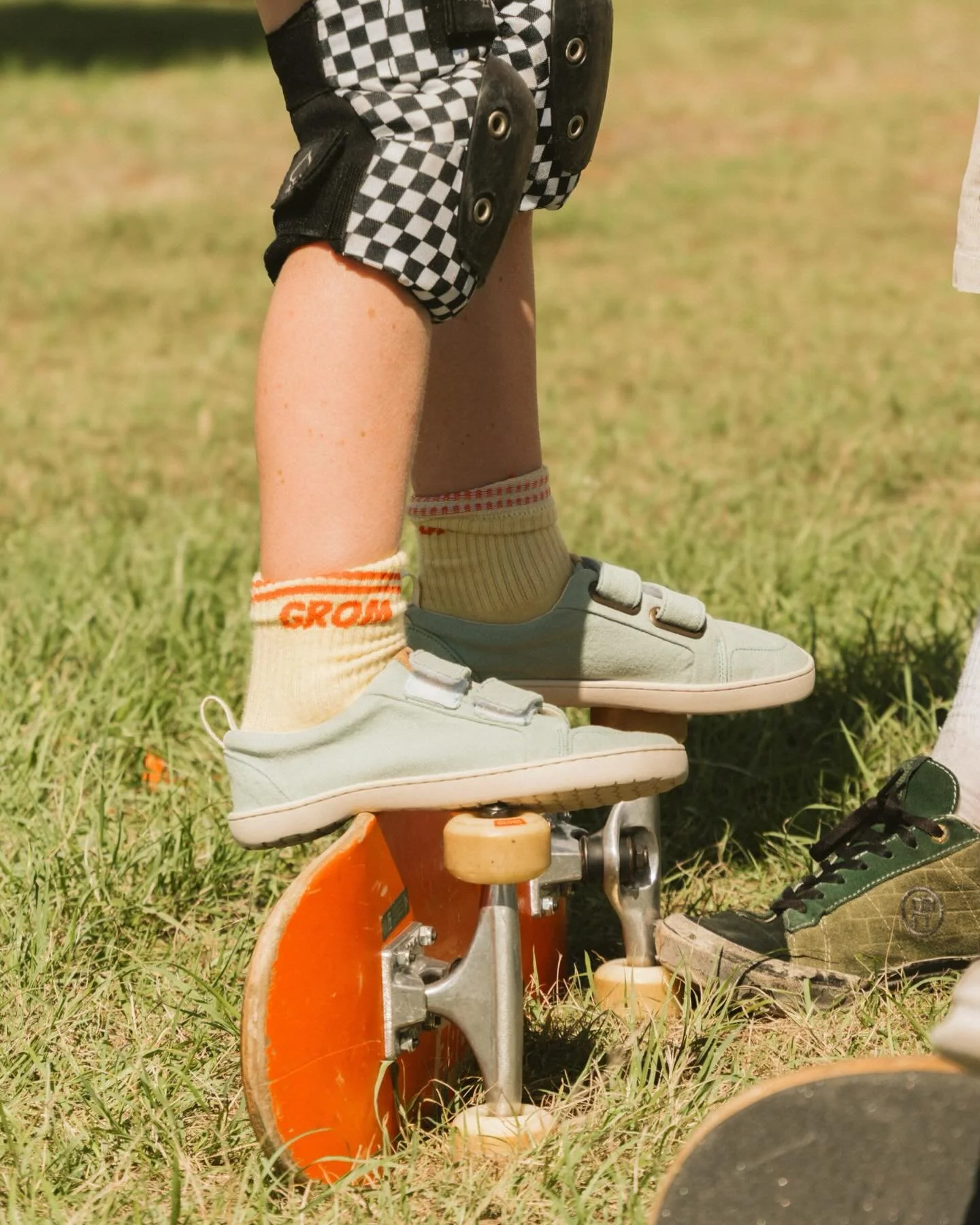 Little Groms learning from the best coaches in the biz. @rocknslideskateboarding 
⠀⠀⠀⠀
RocknSlide families get mates rates for booking a photo shoot this term! Comment &ldquo;skate fam&rdquo; and I&rsquo;ll send you the info!