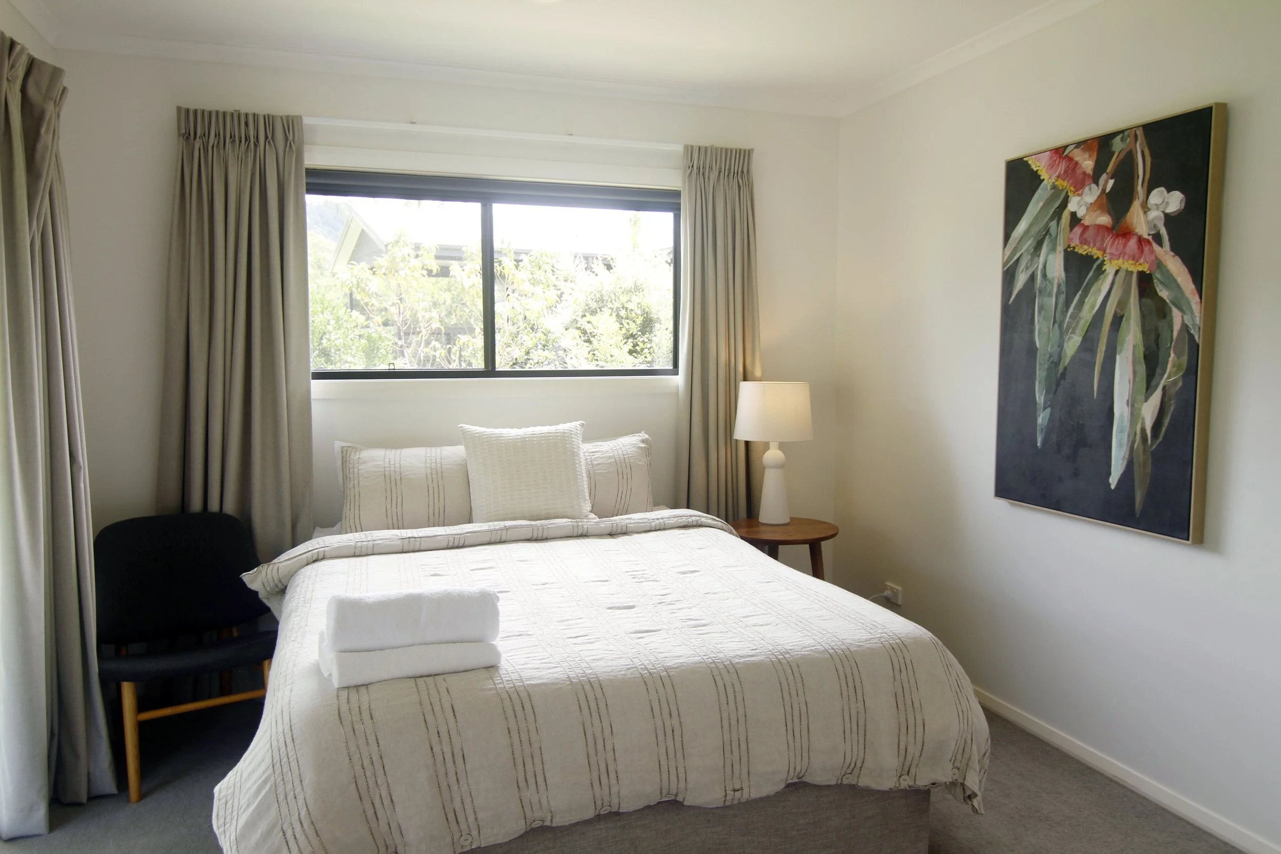 TheGumnutCabins cCabin1 Bedroom2 QueenBed (2).JPG