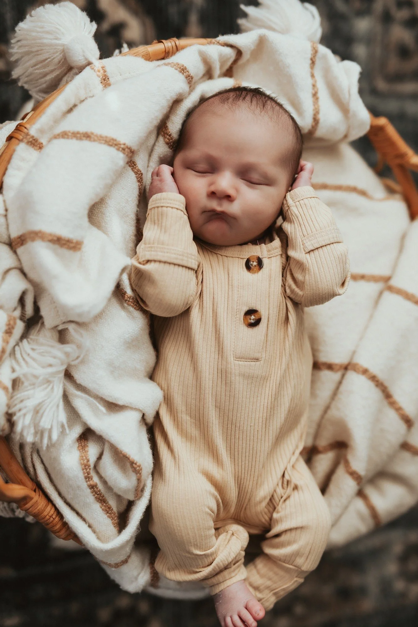 Newborn-commerce-studio-session-1.jpg