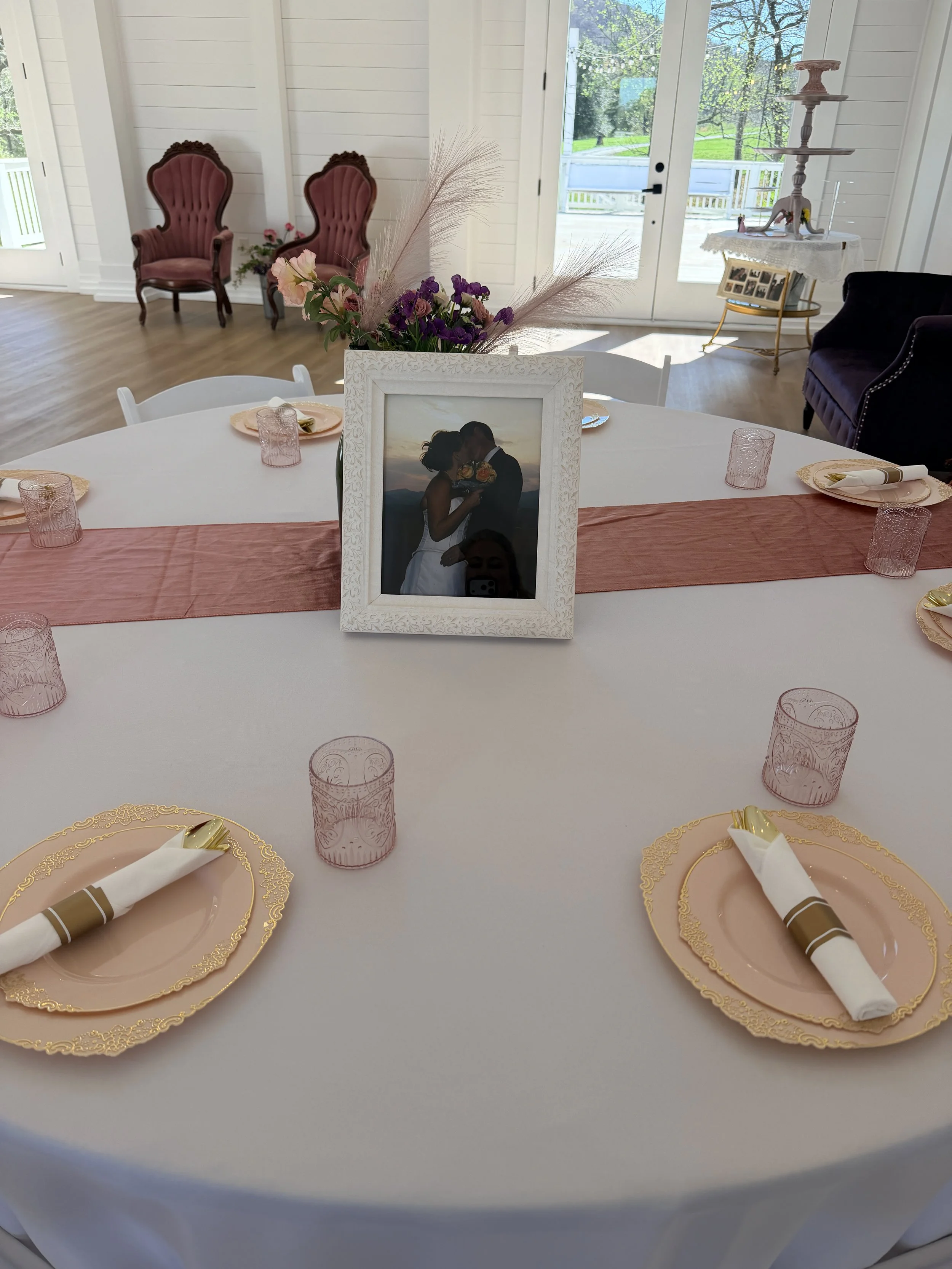 vow renewal table scape at Mountain View wedding venue; how to plan a mountain wedding near Charlotte NC