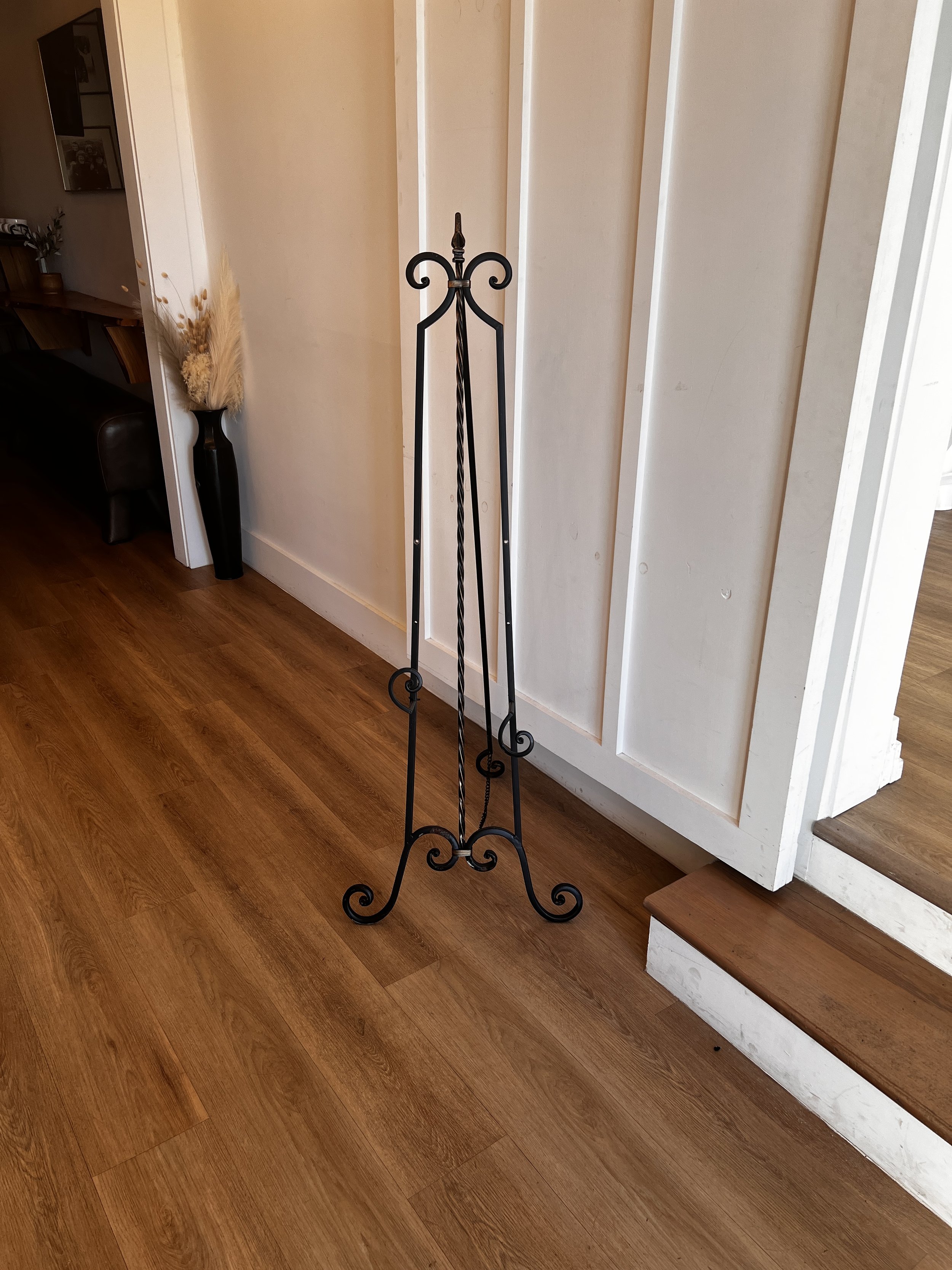 5' Scroll easel for Charlotte wedding