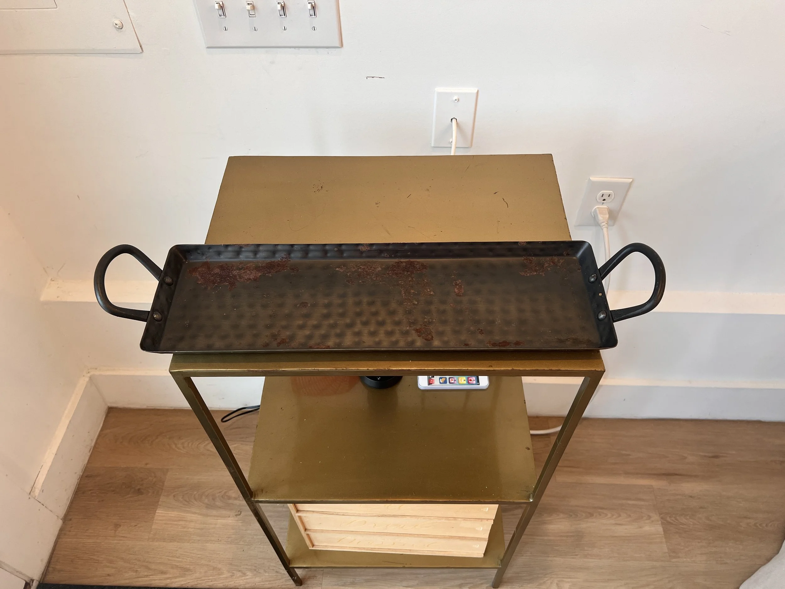 Black metal hammered tray for wedding decoration