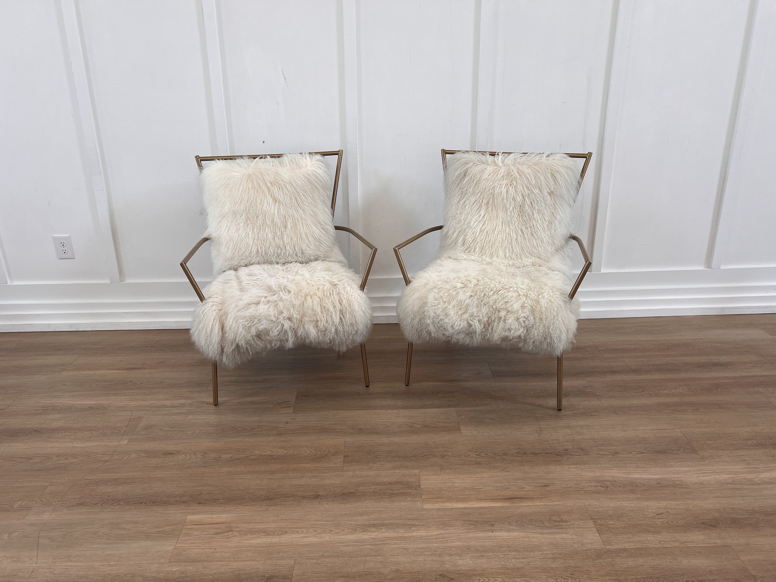 ivory sheep hair and gold head table chairs for wedding