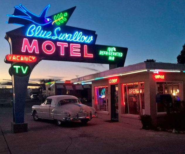 An Ode to the Motel Sign