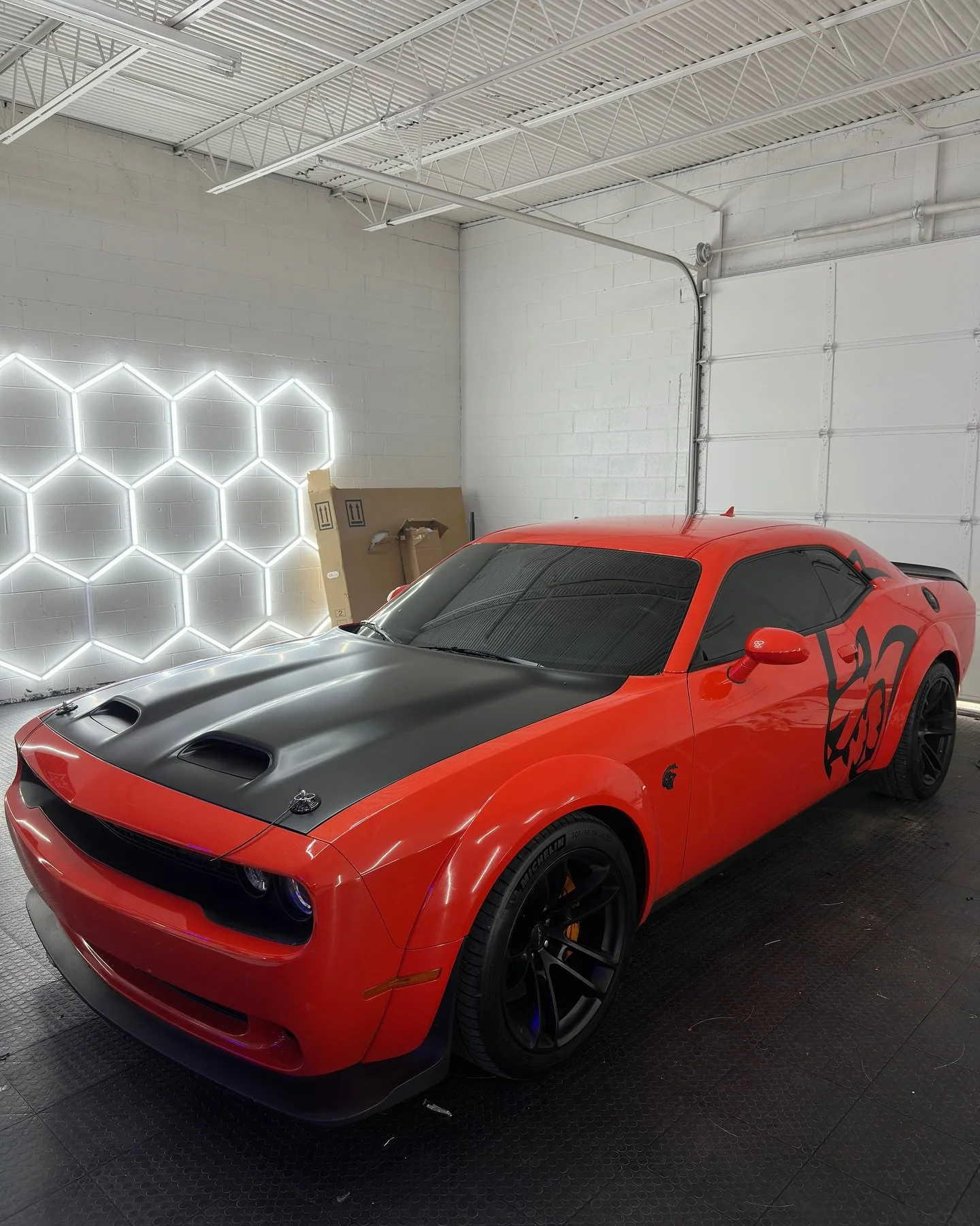 Go Mango 🥭
Satin Black Hood + Large Hellcat Decals 🔥🌟
.
🏎️ @the_jacqawn_mcroy 🦾🔥
.
.
#OGWRAPS #vinyl #vinylwrap #vinylwrapped #vinylwraps #wrap #wrappedcars #wrapper #cars #carsofinstagram #dodge #dodgecharger #widebody #widebodycharger #hellca
