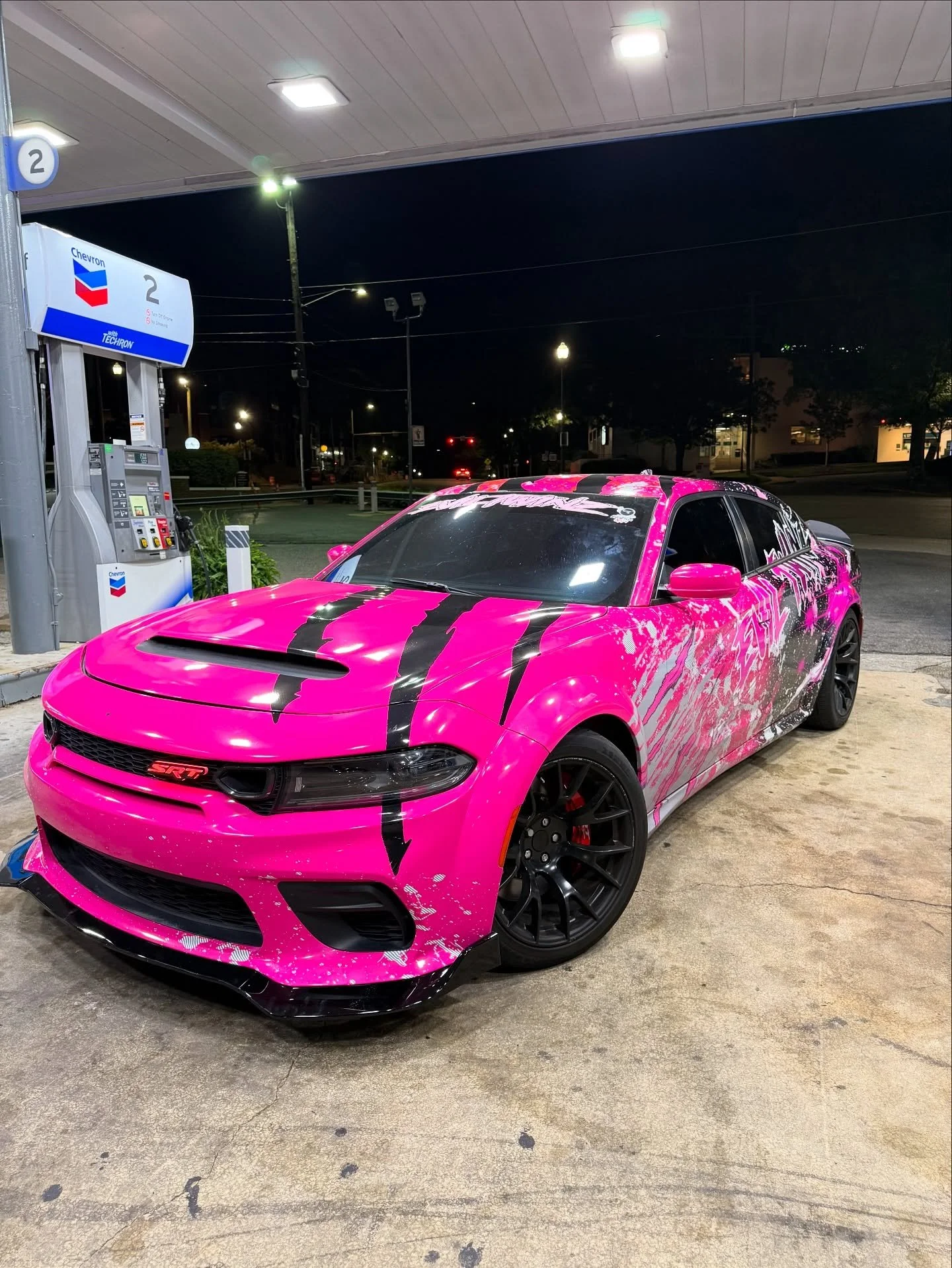 Custom Printed #EVILTWINZ Widebody Charger 🔥🎟️
Full Custom Print Done For 
@eviltwinaj @cammedscat 🏎️🔥
Another Custom Design by @jayscardesigns 🤝🏼🦾
.
.
Dm for questions &amp; inquiries ‼️
Full custom prints available in house 🦾
.
#wrap #wrapp