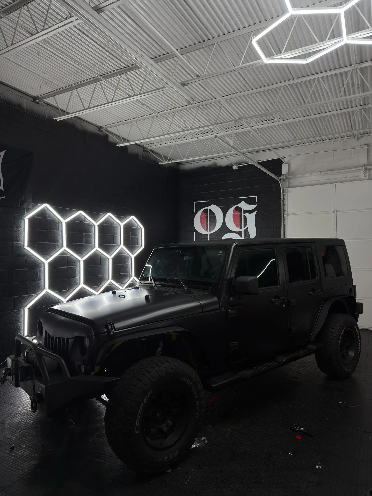 Pitch Black Jeep Wrangler 🥷
Full wrap in Avery Satin Black 🦾
20% tint
Removable top re-coated and accessories 🔥 
.
Website in bio to request a quote! 
Theoriginalwraps.com‼️
DMs also open ‼️
.
#OGWRAPS #vinyl #vinylwrap #wrap #wrapped #wraps #wrap