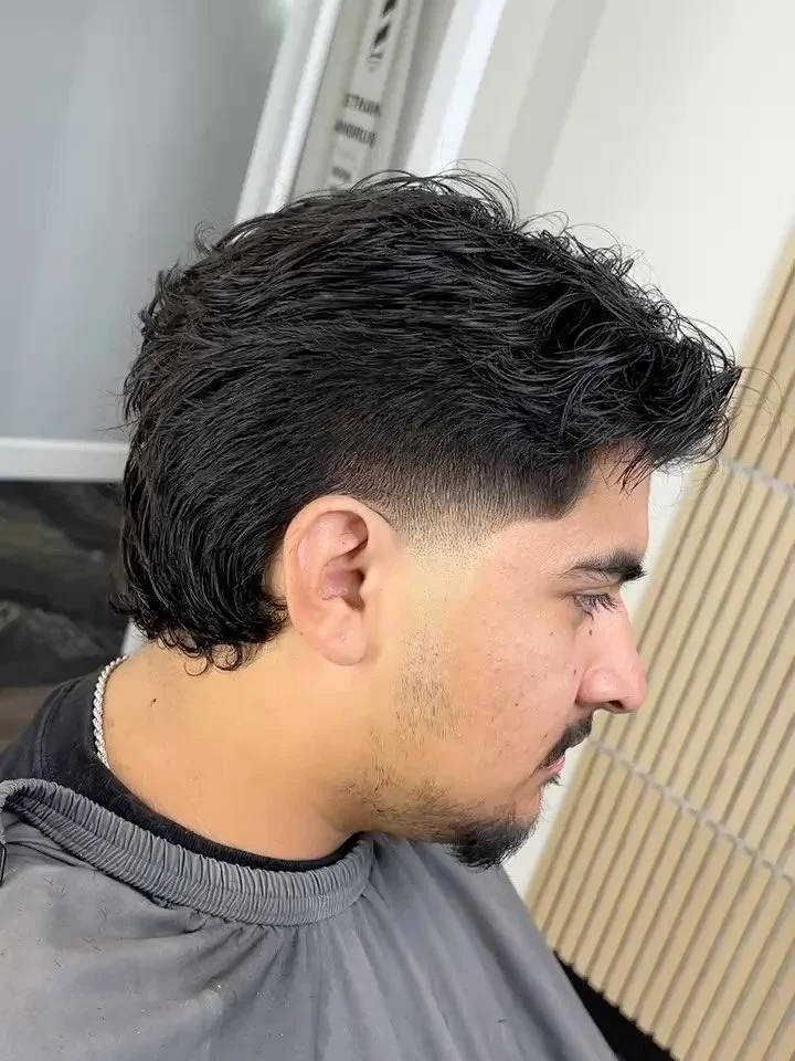 Some of my favorites from recent✂️

I love to see that longer styles seem to be trending more and more. 

Hit the link in my bio to book💈

#arizonabarber #surprisebarber #glendalebarber #peoriabarber #scissorwork #flow #mullet #taper #texture