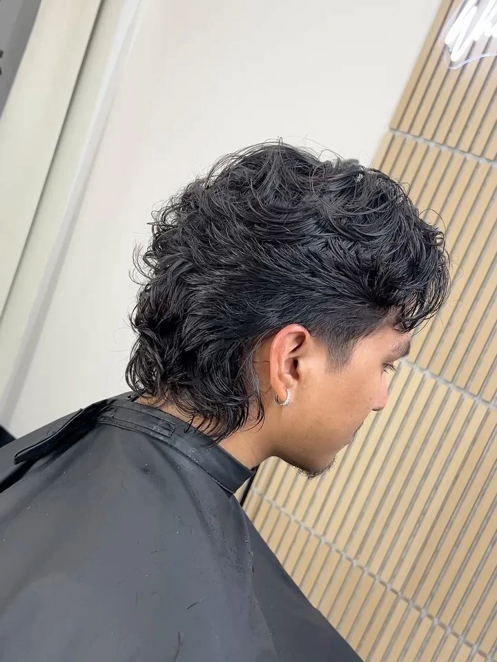 Mid length hair is just more fun🤷&zwj;♂️

#surprisebarber #surpriseaz #phoenixbarber