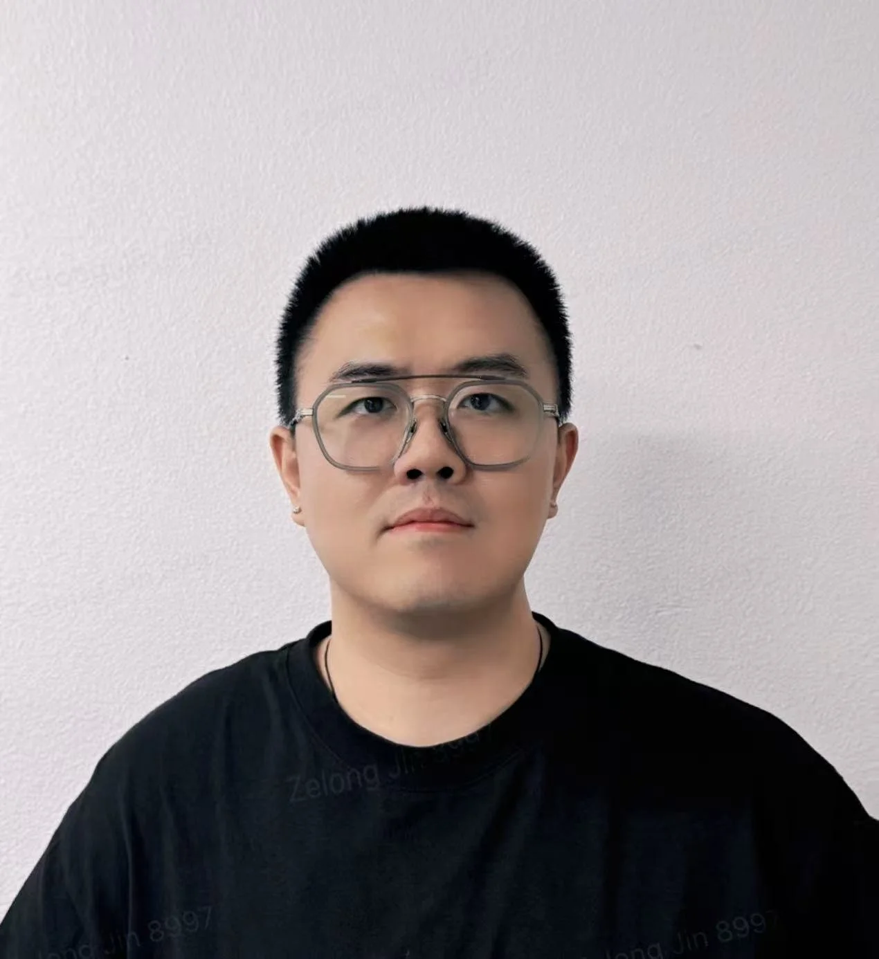 Portrait photo of Zelong Jin