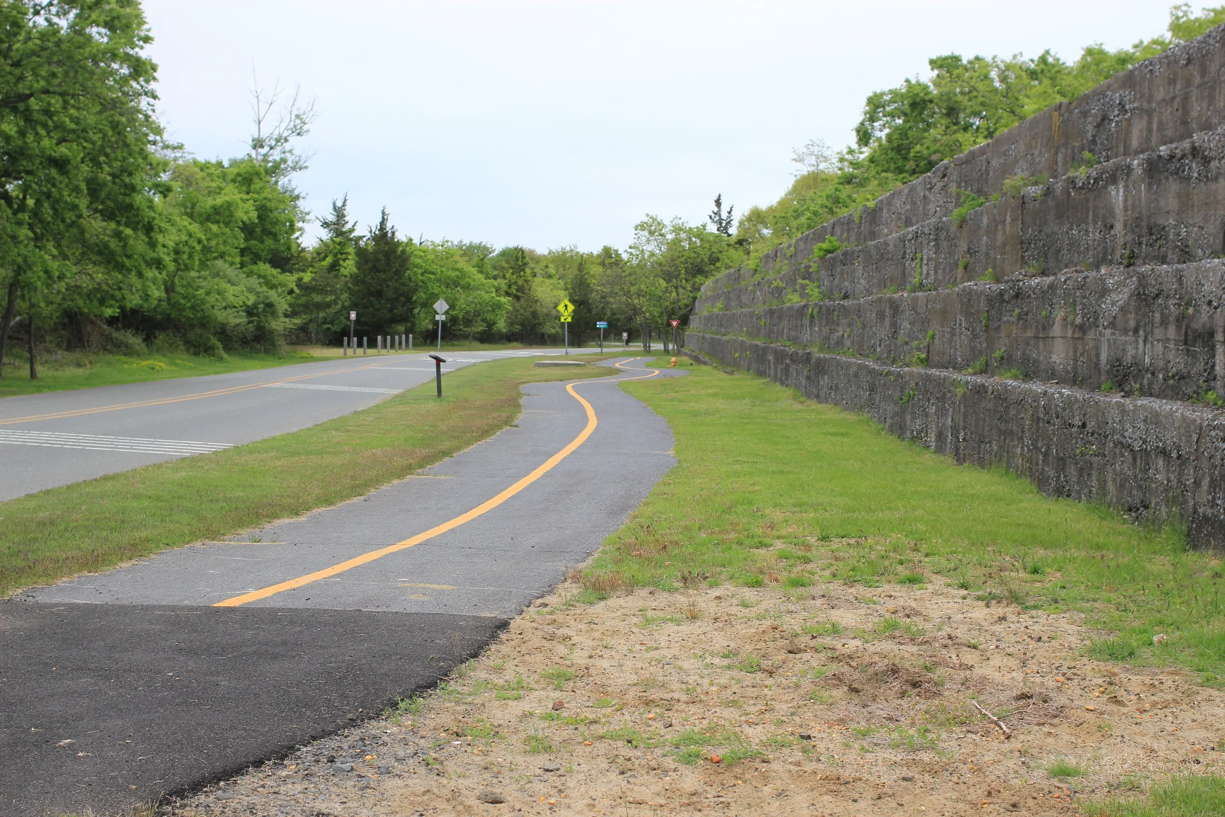 The bike/walking path goes right along the wall for the mortar battery.