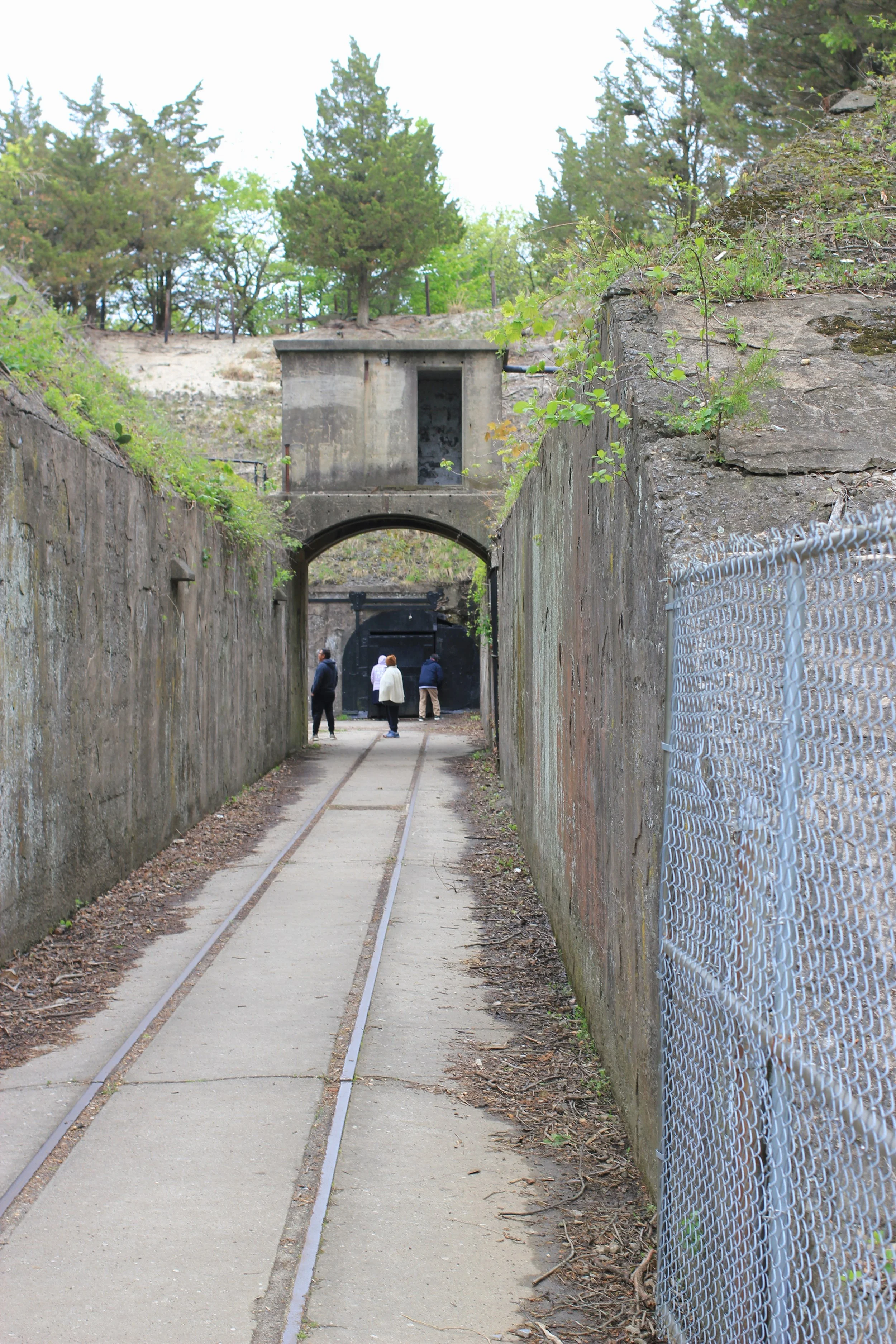 This is how far you can go on the other side of the wall of the mortar battery.