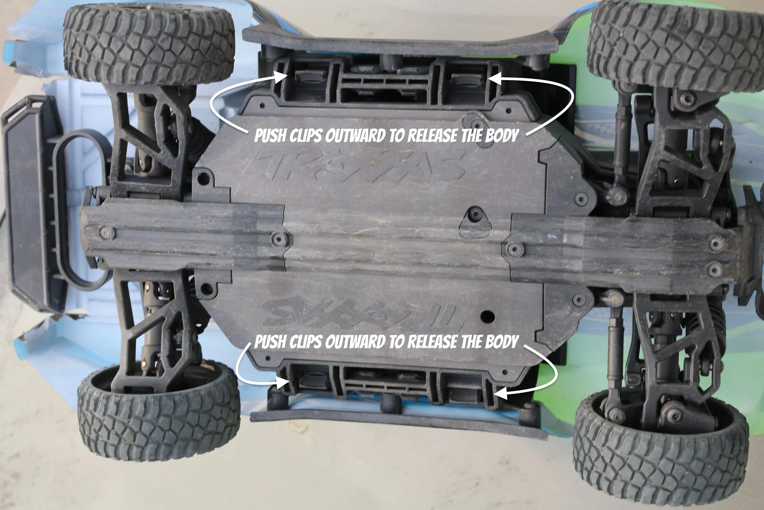 Picture of the slash mini body release clips.