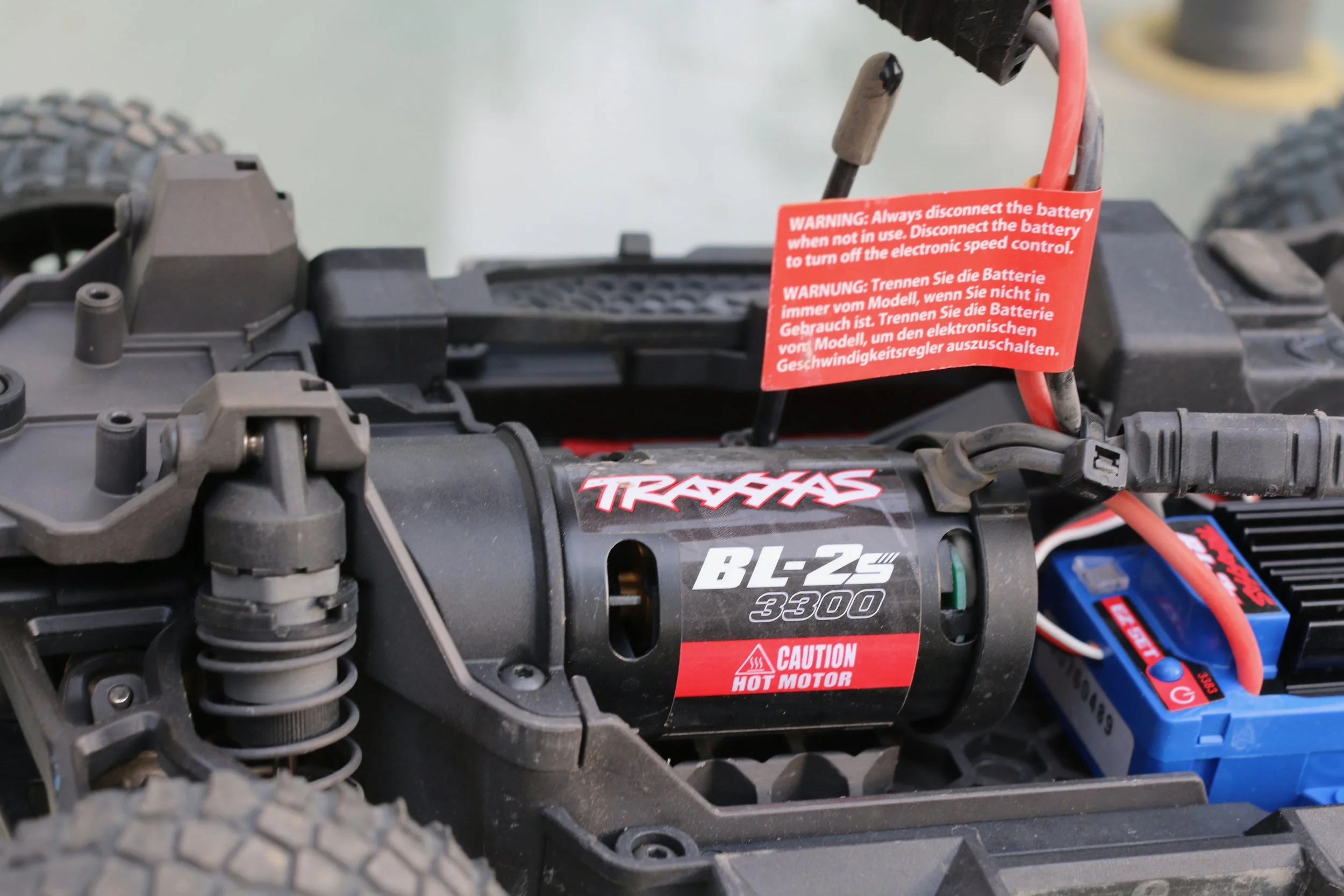 Traxxas BL-2S motor mounted in mini slash.