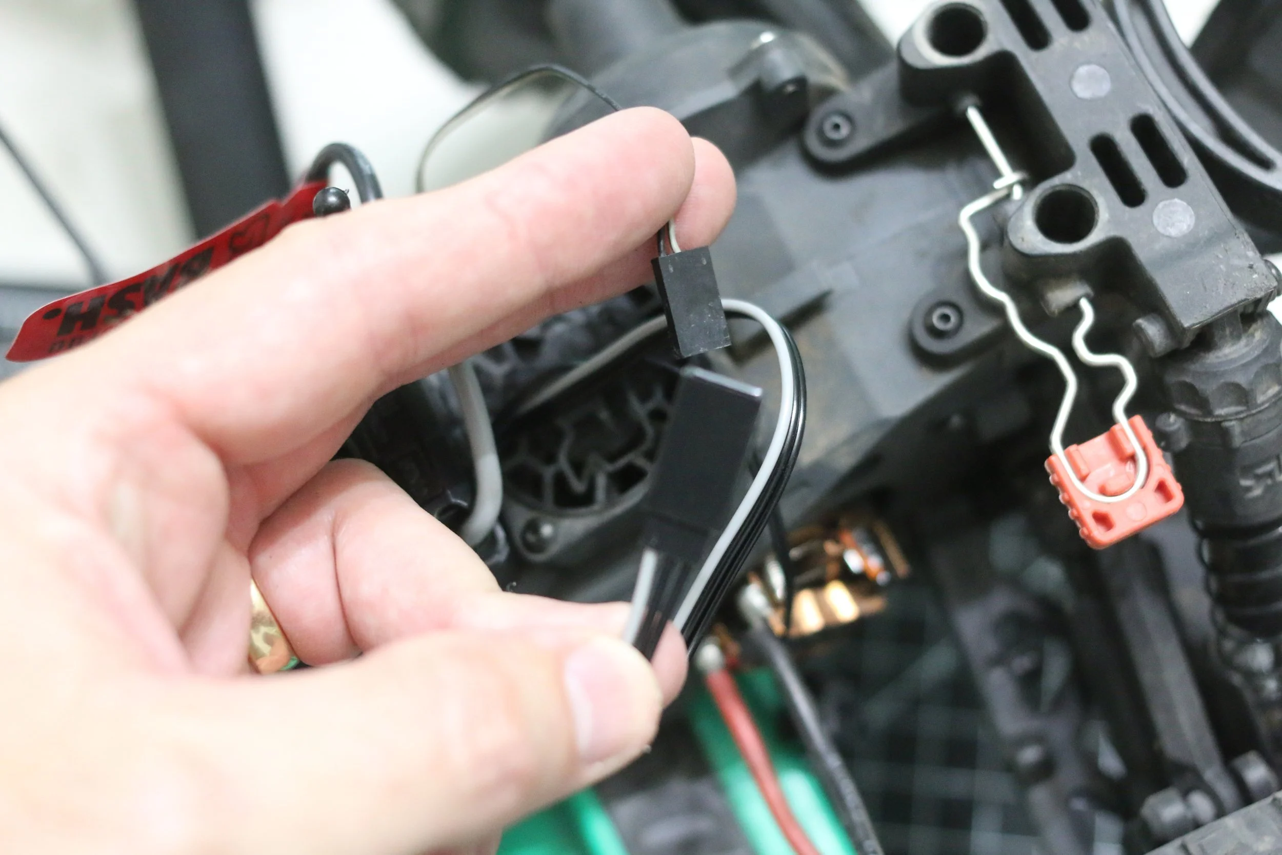 Plug on Arrma ESC/RX controller.  This is for the servo not the fan.
