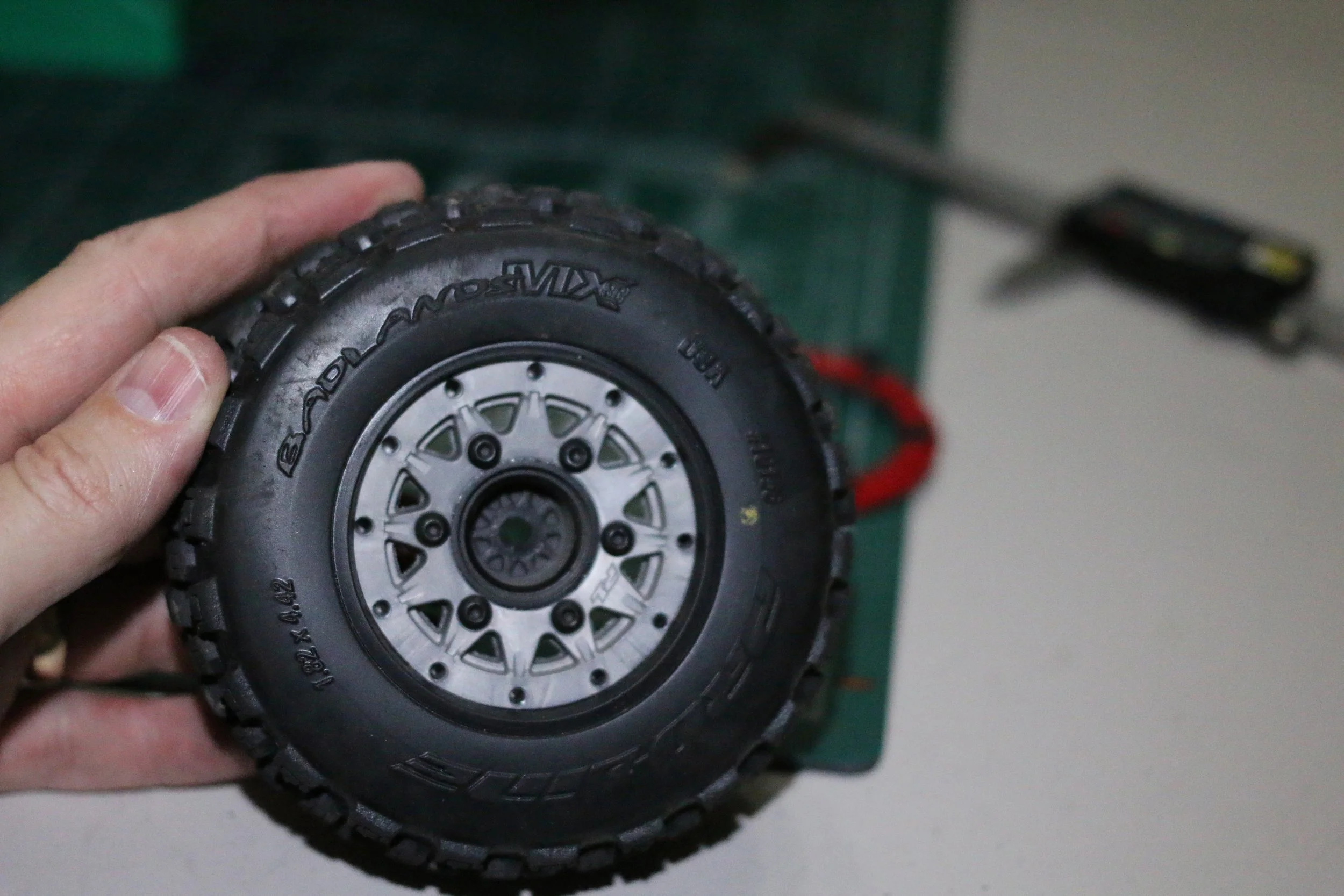 install Proline beadlock wheels
