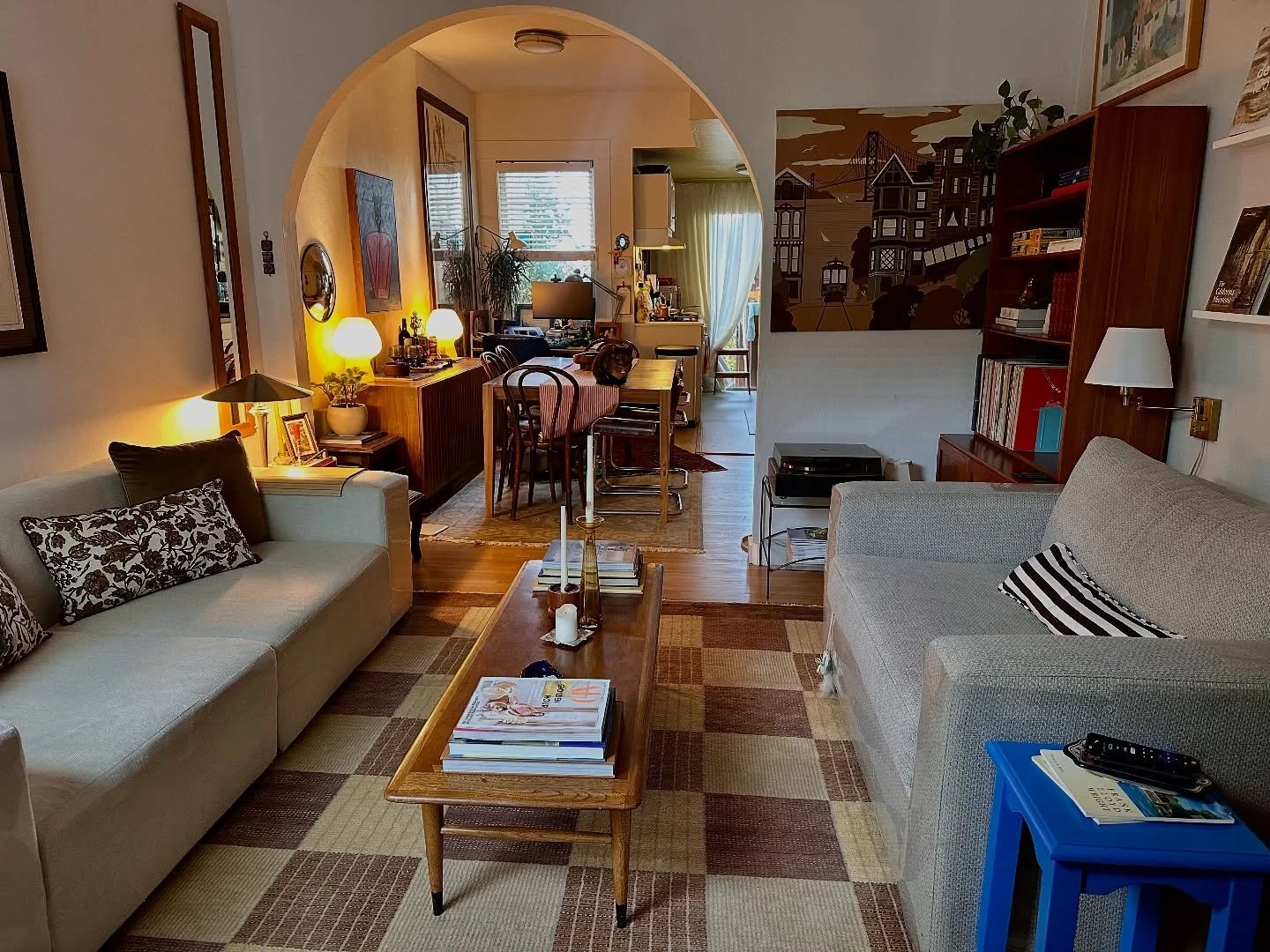 It&rsquo;s been so long! Hi &amp; please admire my new (old) LANE coffee table 😭 and a little living room update. I got the table for $100 this morning on marketplace. It&rsquo;s authentic 🥹 
&bull;
&bull;
&bull;
#design #interiors #interiordesign 