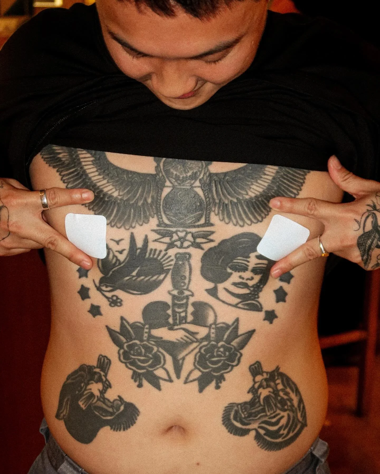 Some people put it on their arm.
Some on their shoulder.
@nextstopboonlay has&hellip; his own method.

Whatever works to wake up without the hangover.