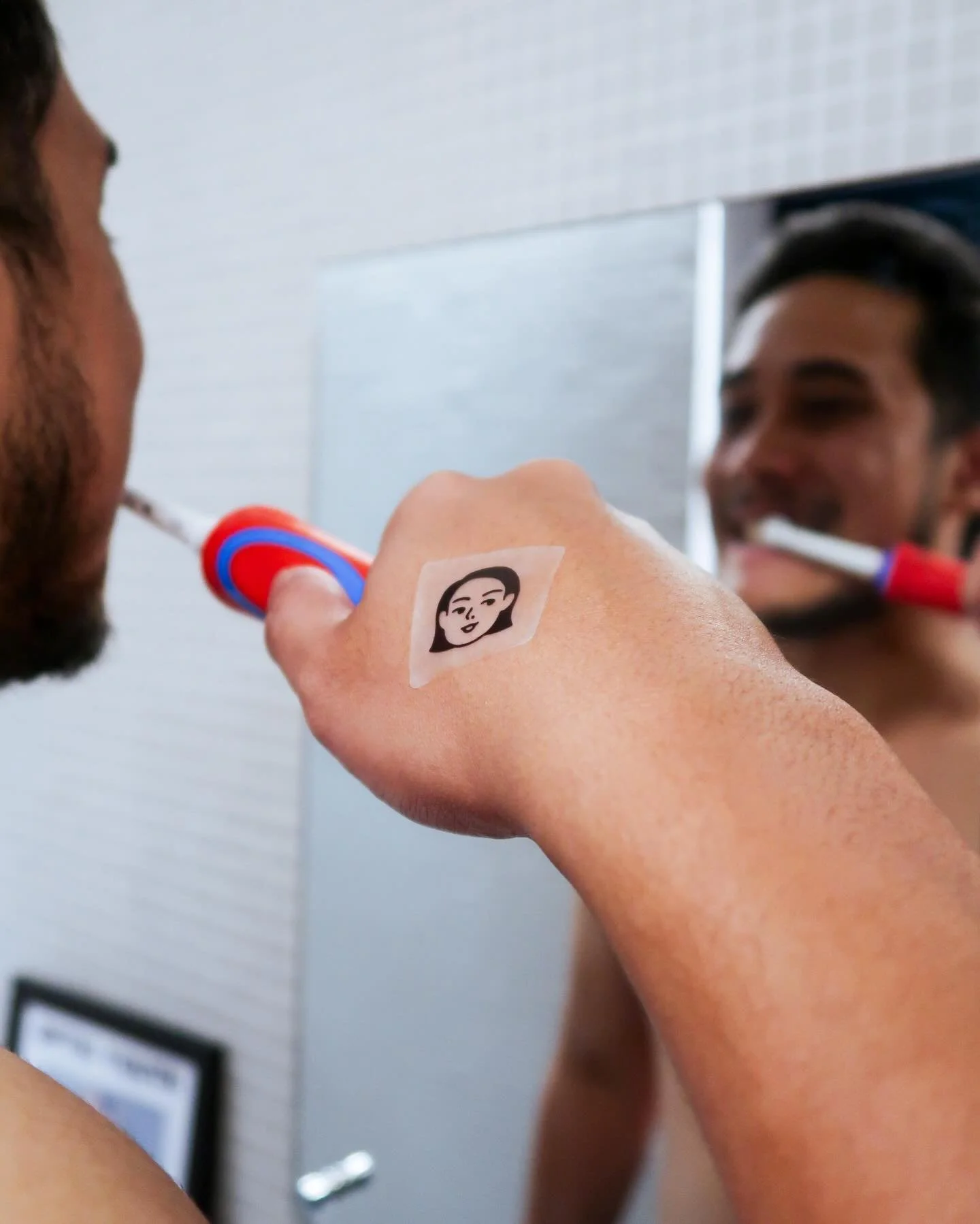 Wind down, switch off, sleep well.

Sleep starts before your head hits the pillow.
Warm shower, clean teeth, quiet mind and a patch that helps you ease into the night a little softer, a little slower.