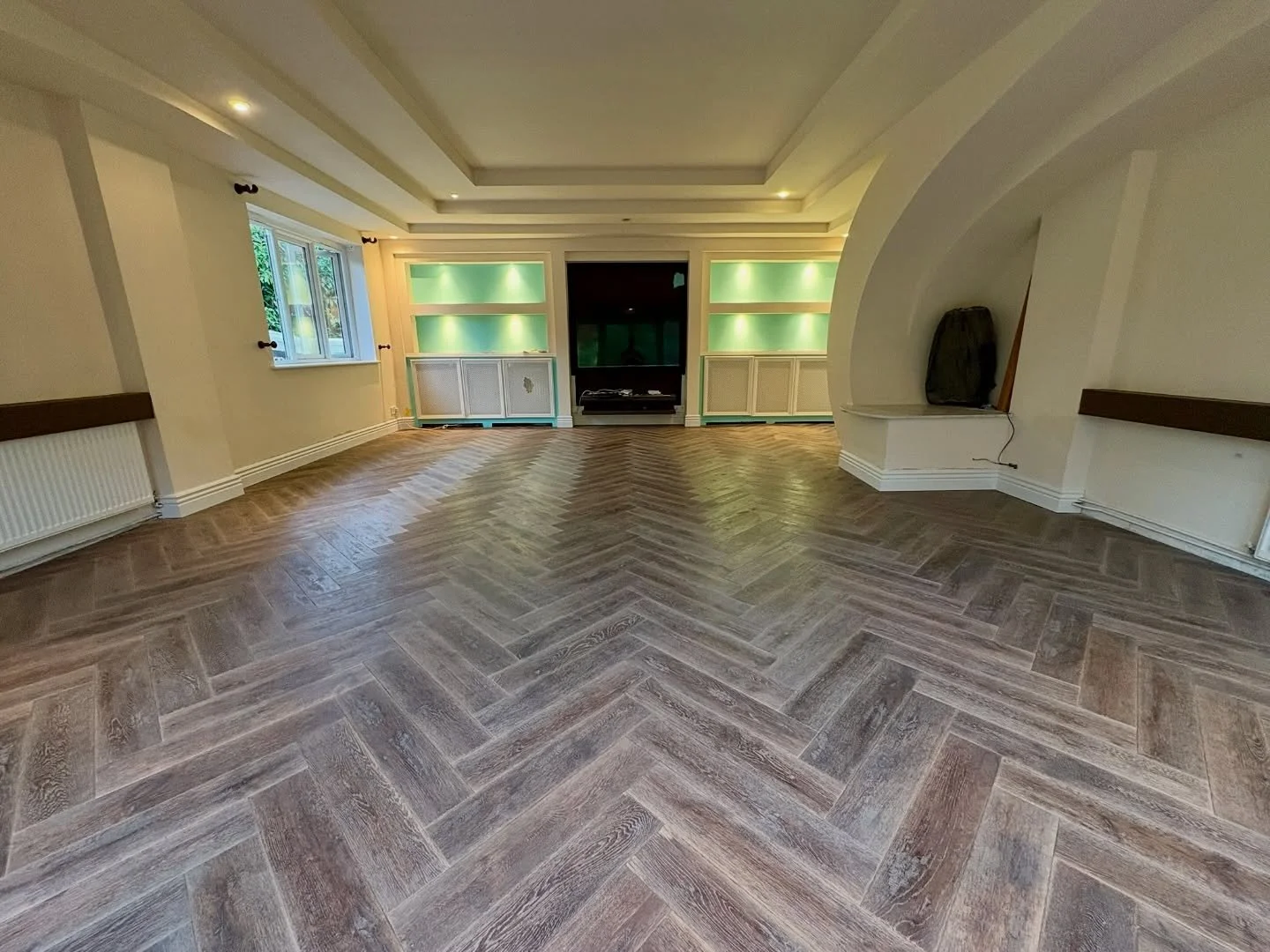 Another Surrey job wrapped up 🪵 

We uplifted the old wood floor and found a pretty poor subfloor underneath, so we ground back all the previous self-levelling to get down to the concrete slab.

Re-levelled, DPM&rsquo;d, and then laid this engineere