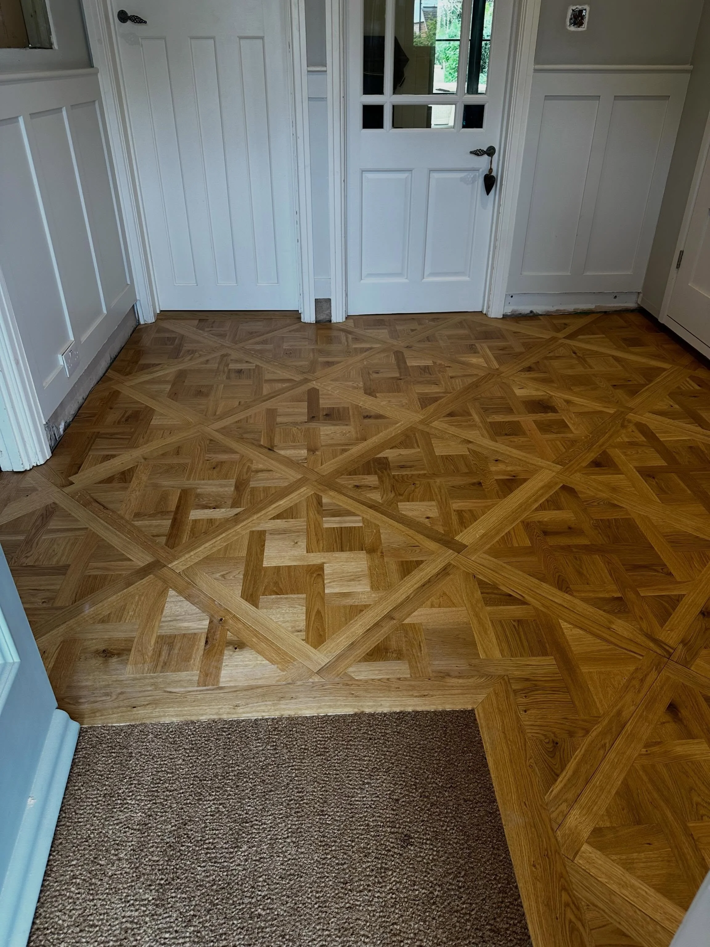 Finished this Surrey project today &mdash; custom-sized Versailles panels finished with hard-wax oil, alongside plank flooring fitted in the snug. 

A great project to be part of, and we&rsquo;re looking forward to seeing the finished result. Thanks 