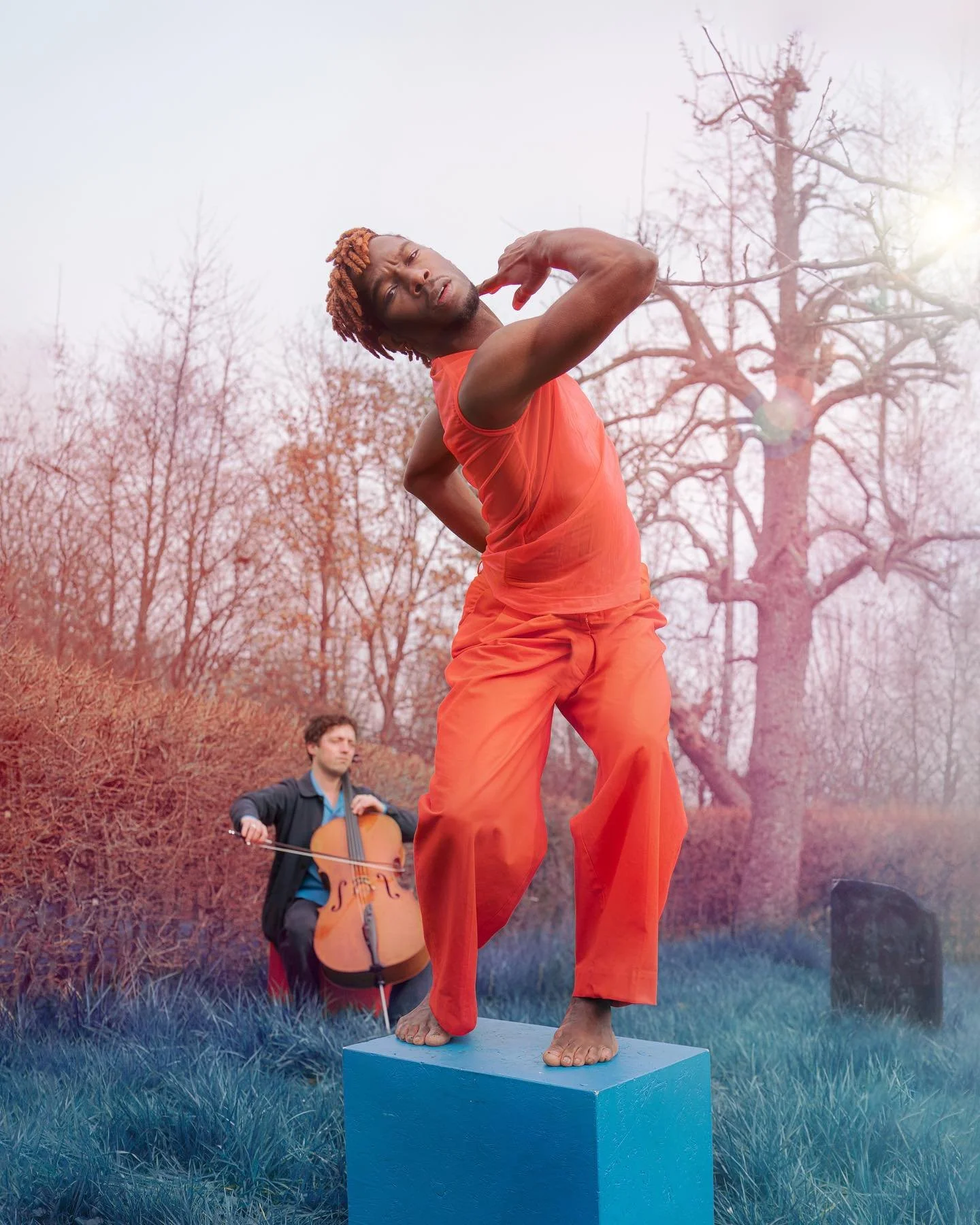 Met veel plezier heb ik dit jaar weer de campagnebeelden voor Zingende Beelden gefotografeerd.
14 mei zijn de dansvoorstellingen te bewonderen in het M&aacute;ximapark in Utrecht.

Beeld @loekbook
Dans @urieugenio
Cello @pieter_de_koe
Grafisch Albert