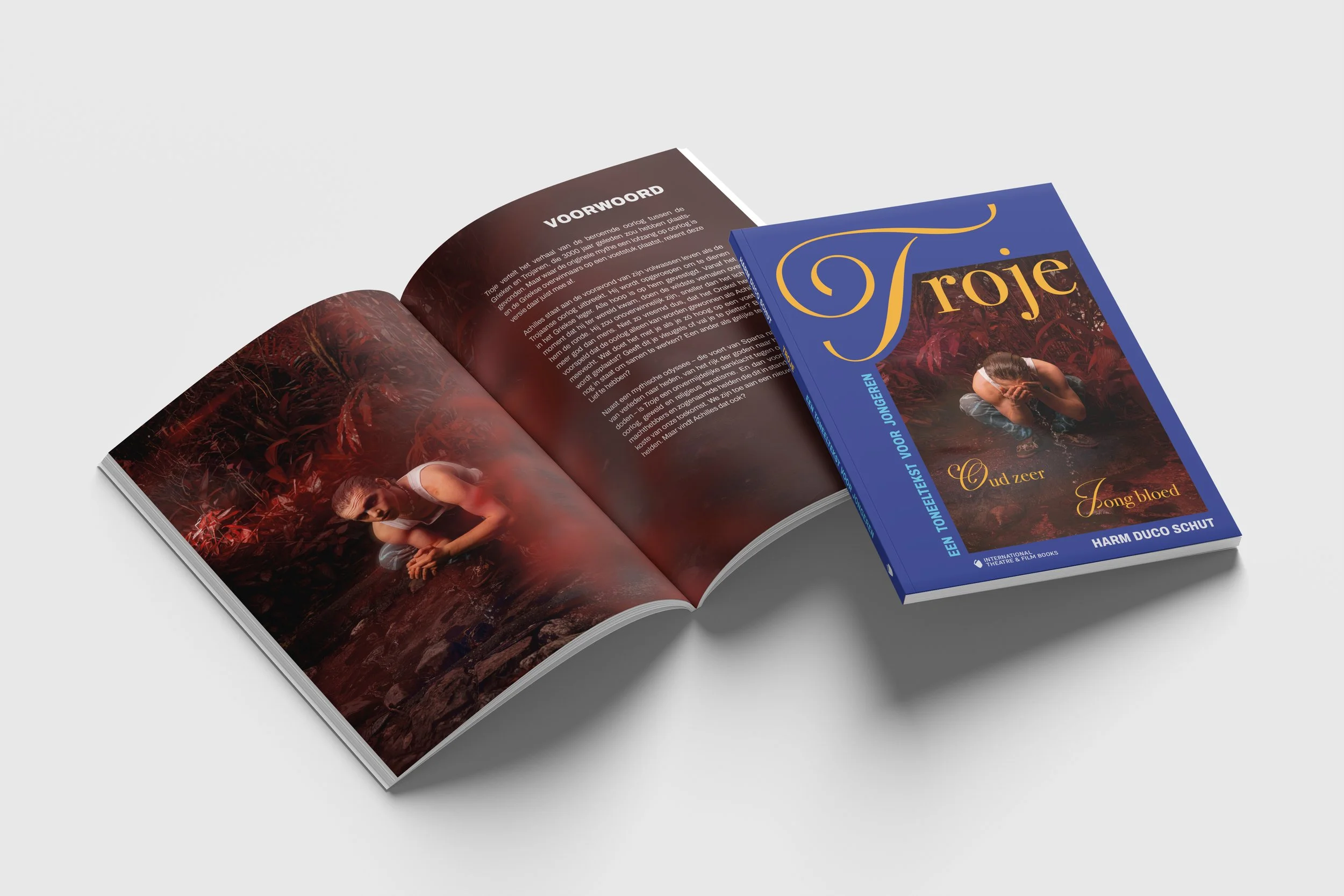 binnenkant + cover Troje.jpg