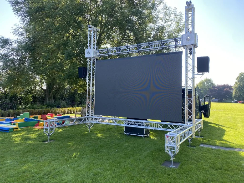 LED-Skjerm rigg til fotball VM